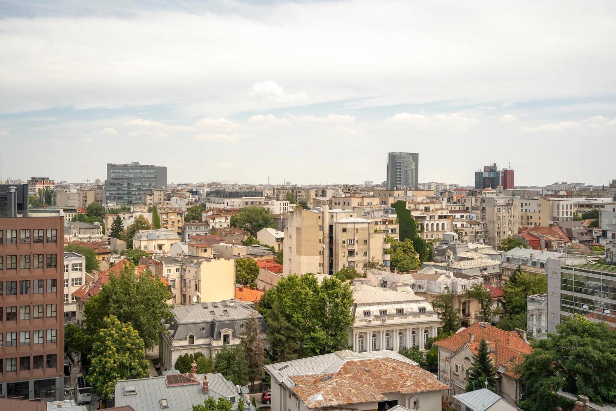 Quirky Top-Floor 1BR Nest in the Historic Center