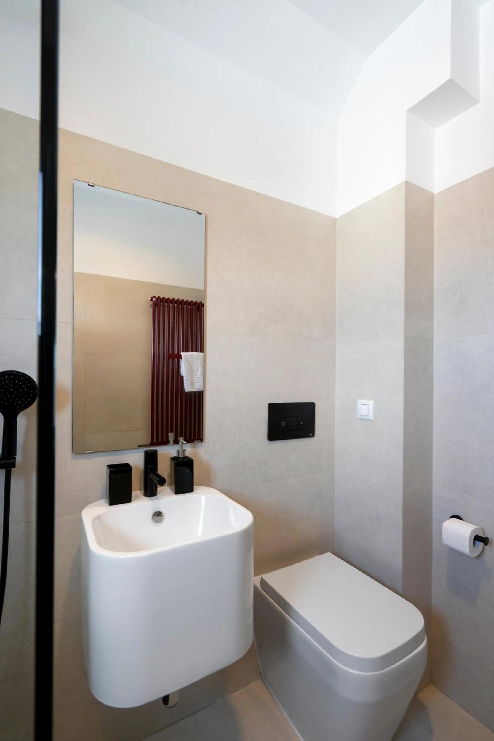 Quirky Top-Floor 1BR Nest in the Historic Center
