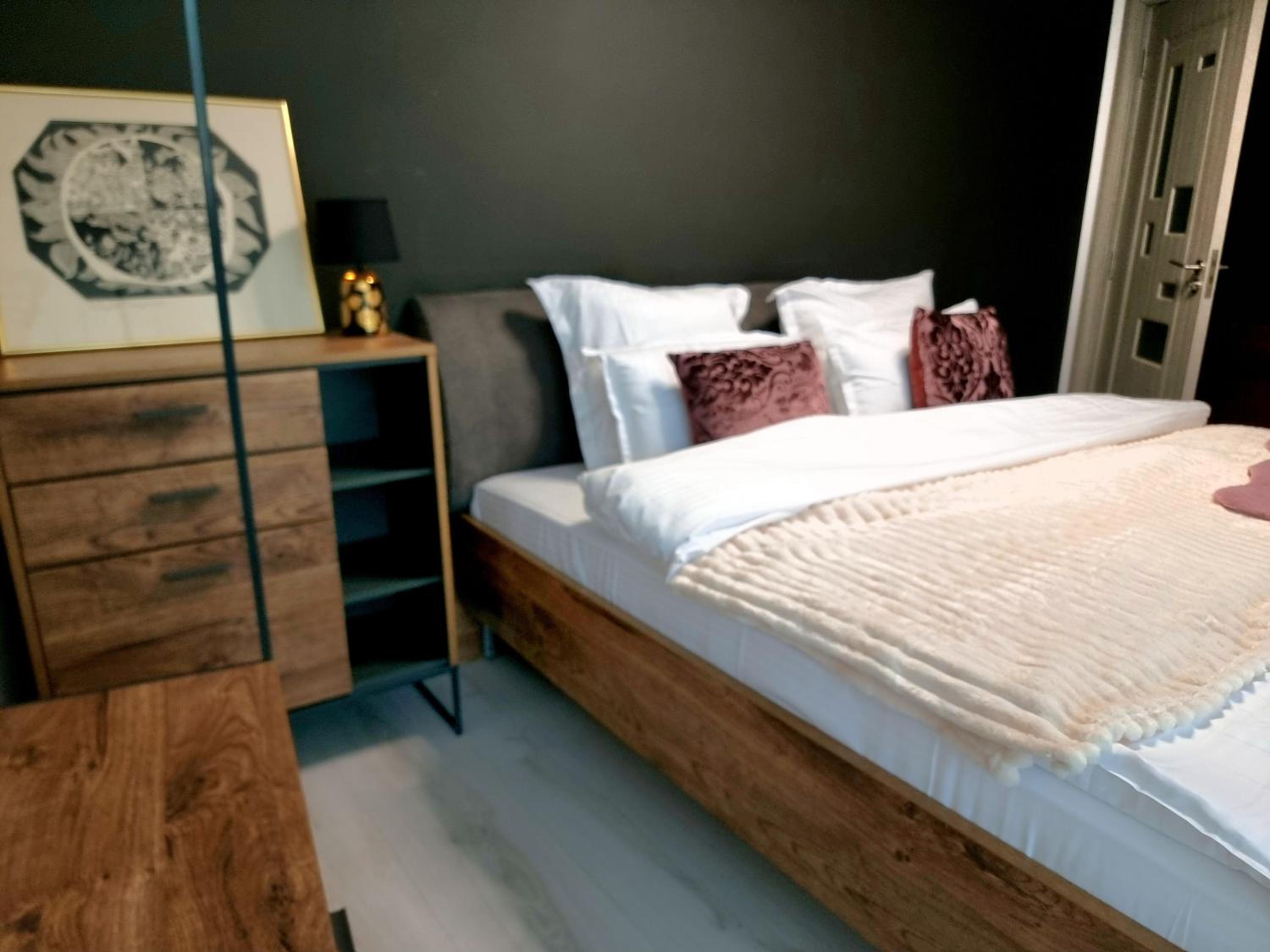 GLAMOUR Style 2 Bedrooms