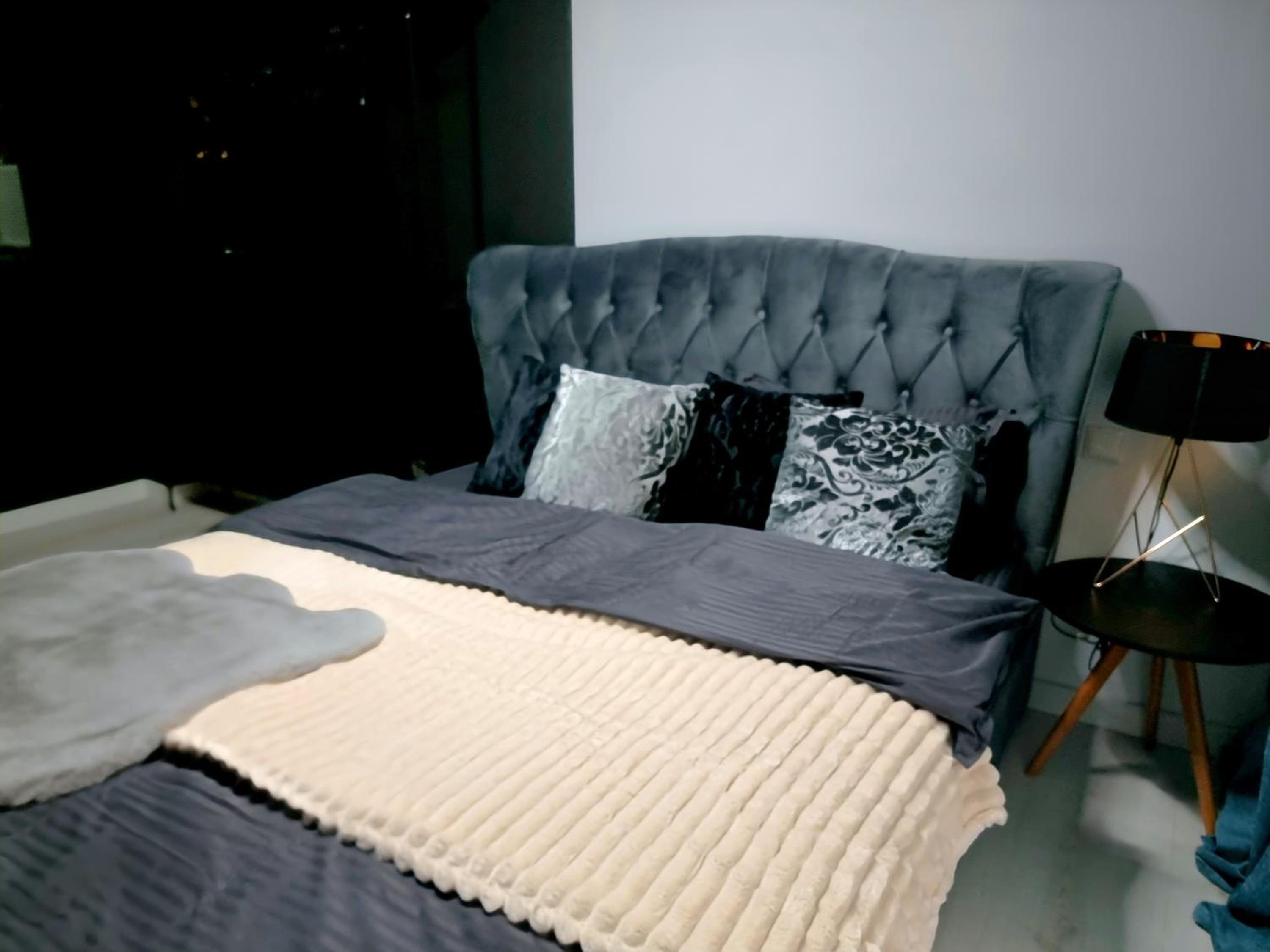 GLAMOUR Style 2 Bedrooms