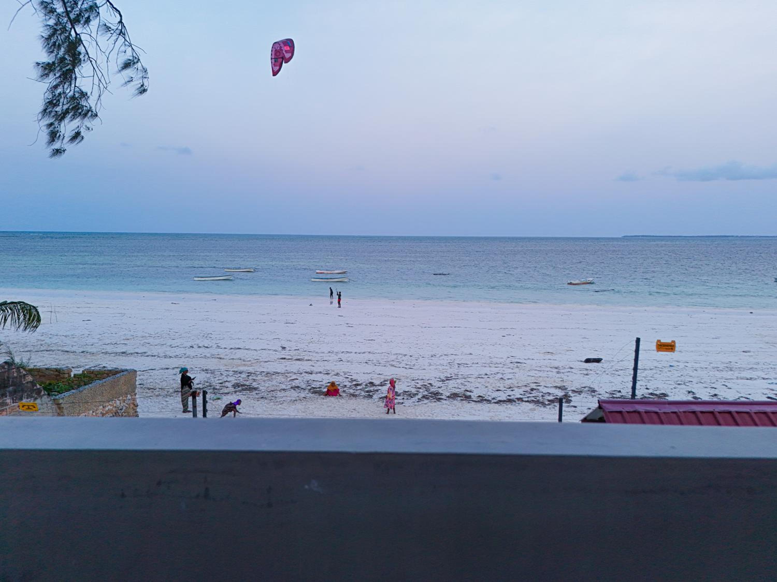 Oceanfront 2BR Zanzibar - Free Airport Shuttle