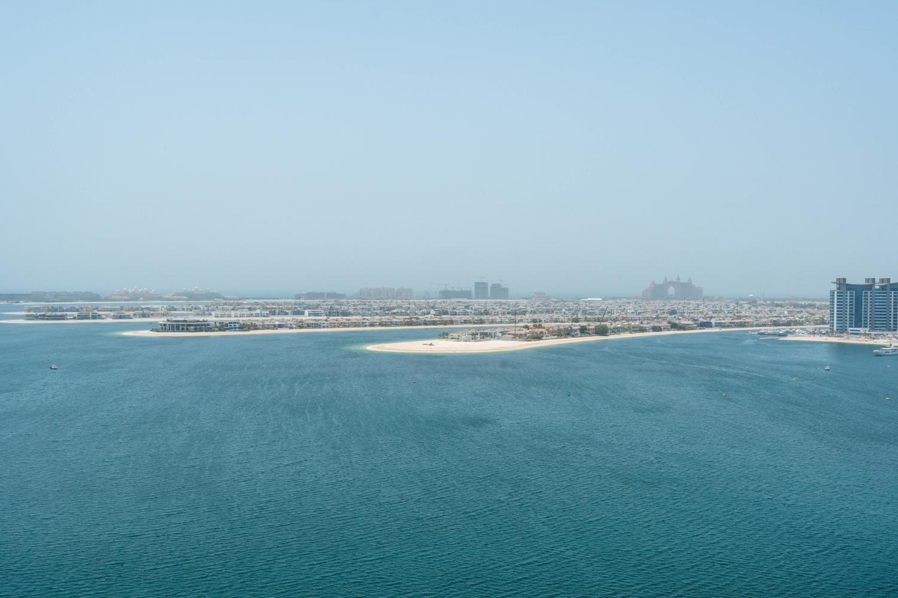 Keyrock - Emaar Beachfront Apartment with Sea & Palm Jumeirah Views