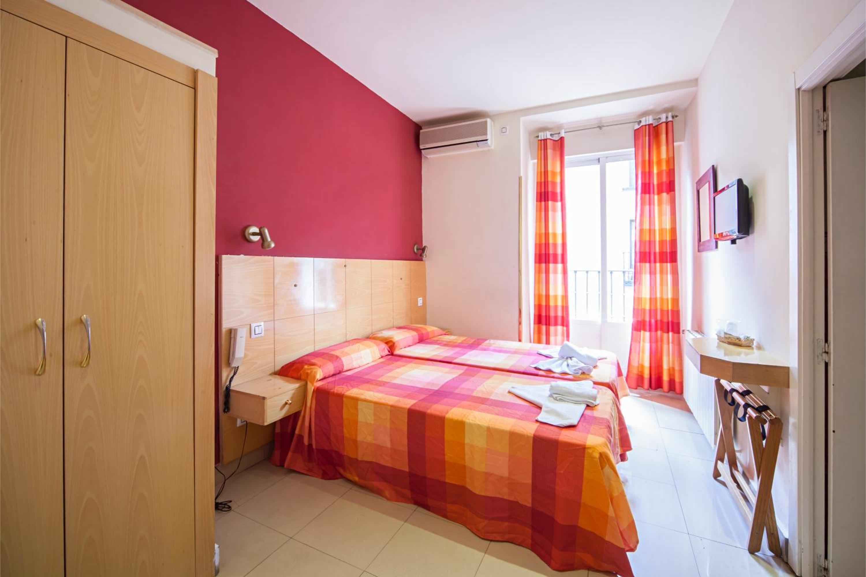 Hostal Inter Plaza Mayor AUTO CHECK IN