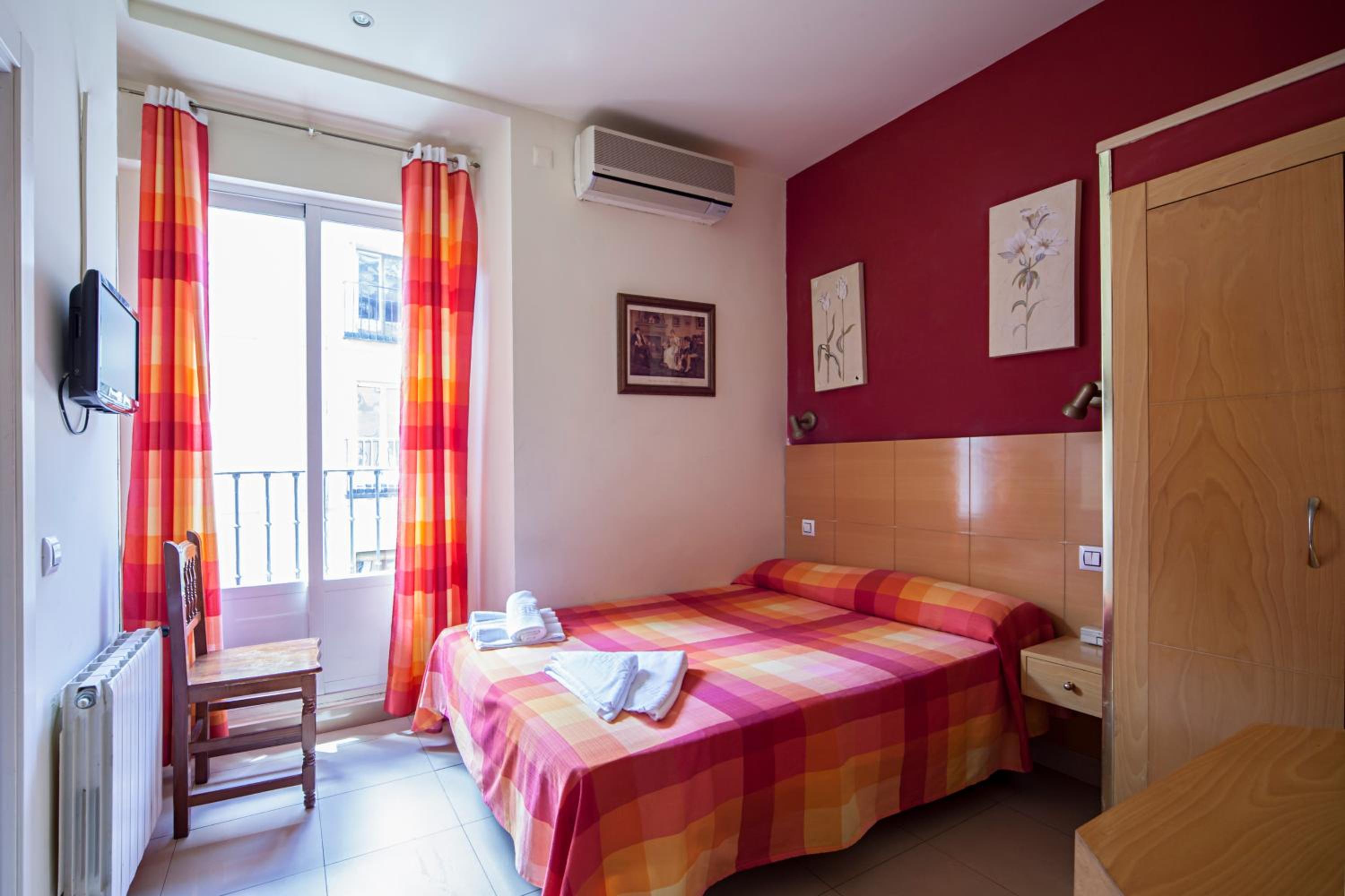 Hostal Inter Plaza Mayor AUTO CHECK IN