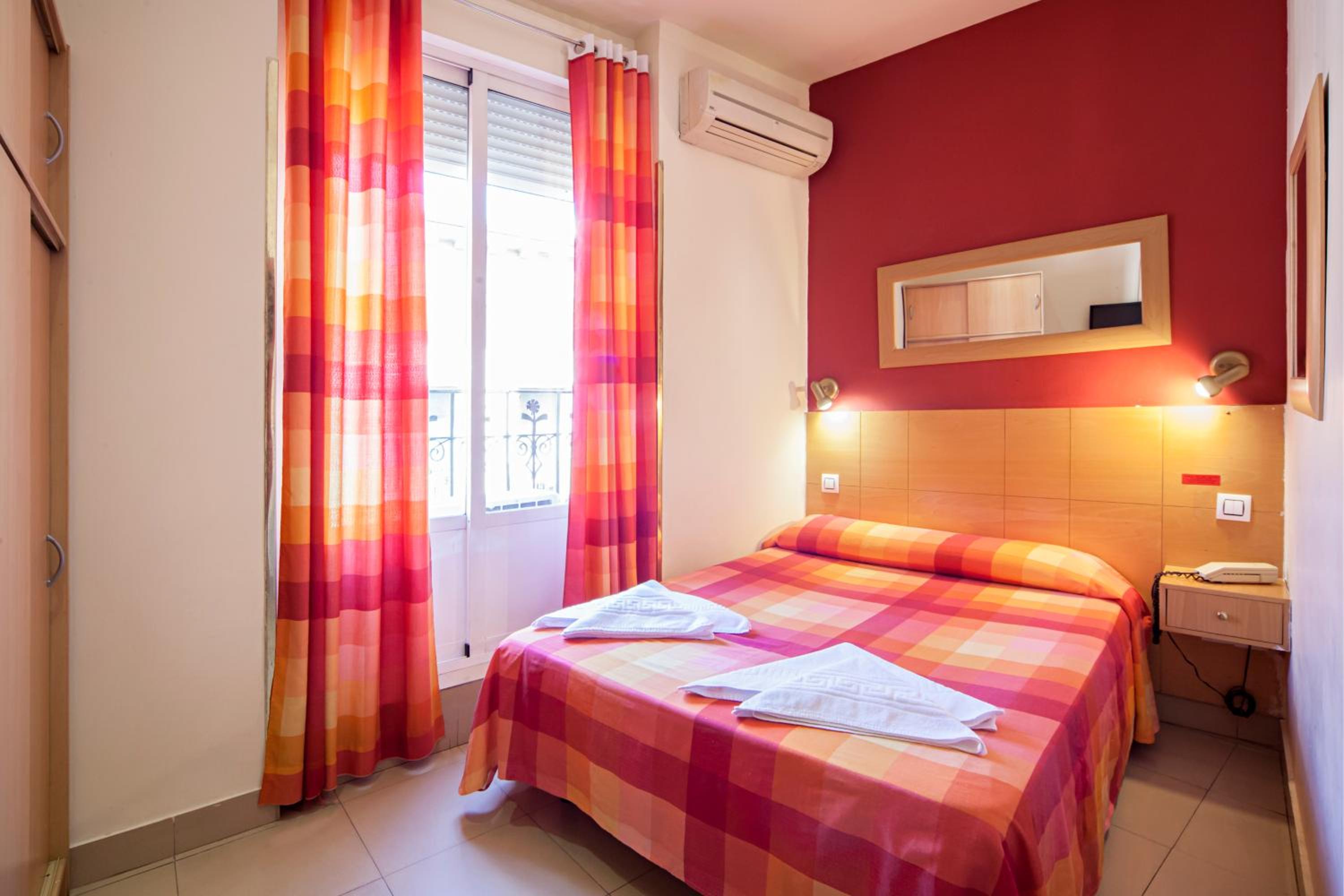 Hostal Inter Plaza Mayor AUTO CHECK IN
