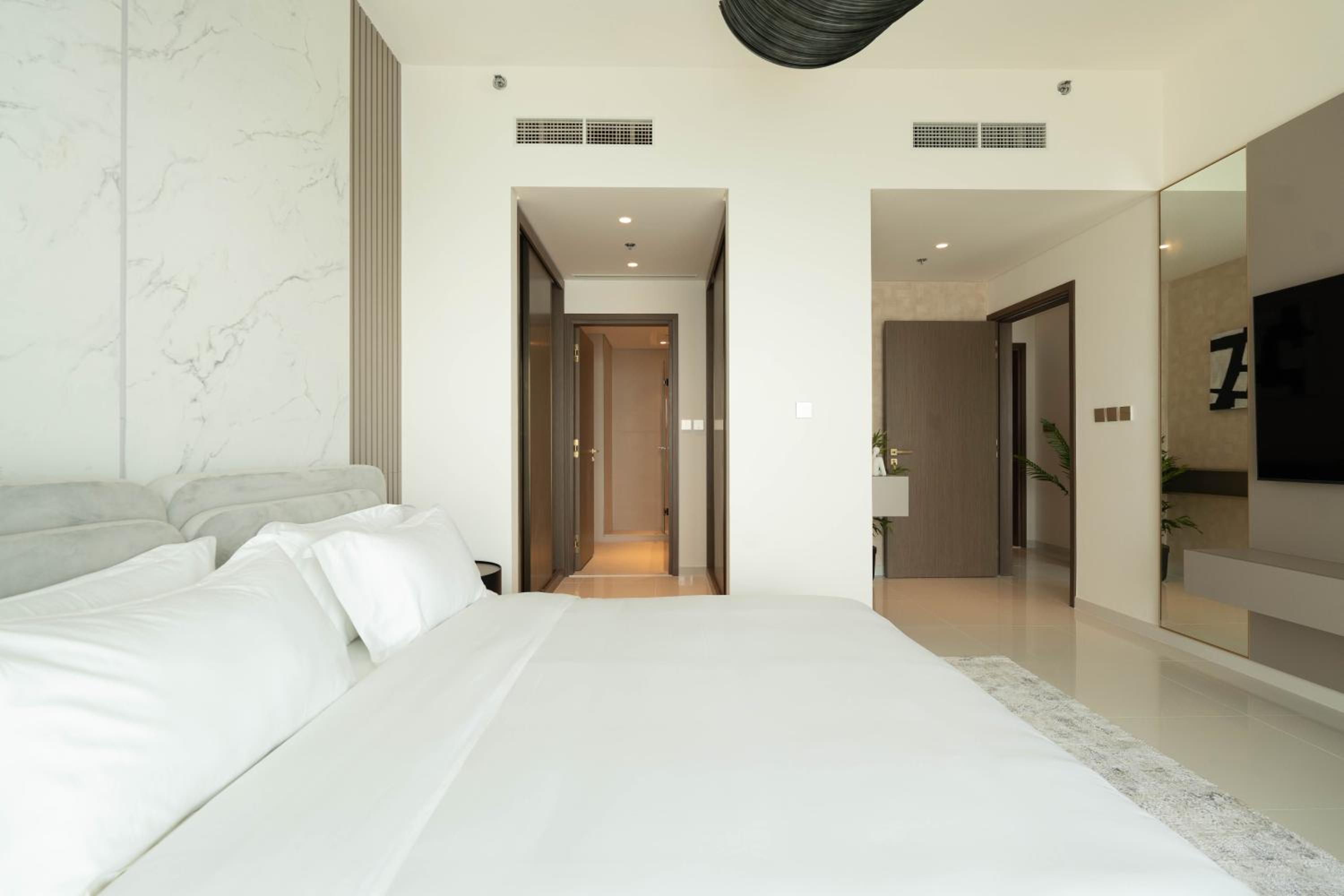 KeyRock - Dreamy Stay with Palm View - Emaar Beach