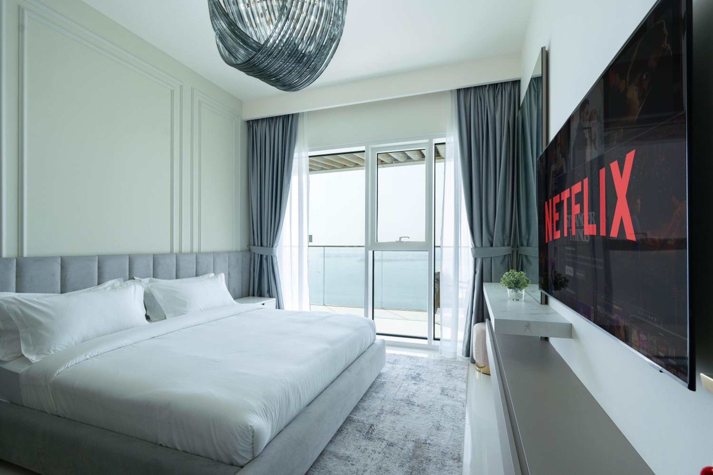 KeyRock - Dreamy Stay with Palm View - Emaar Beach