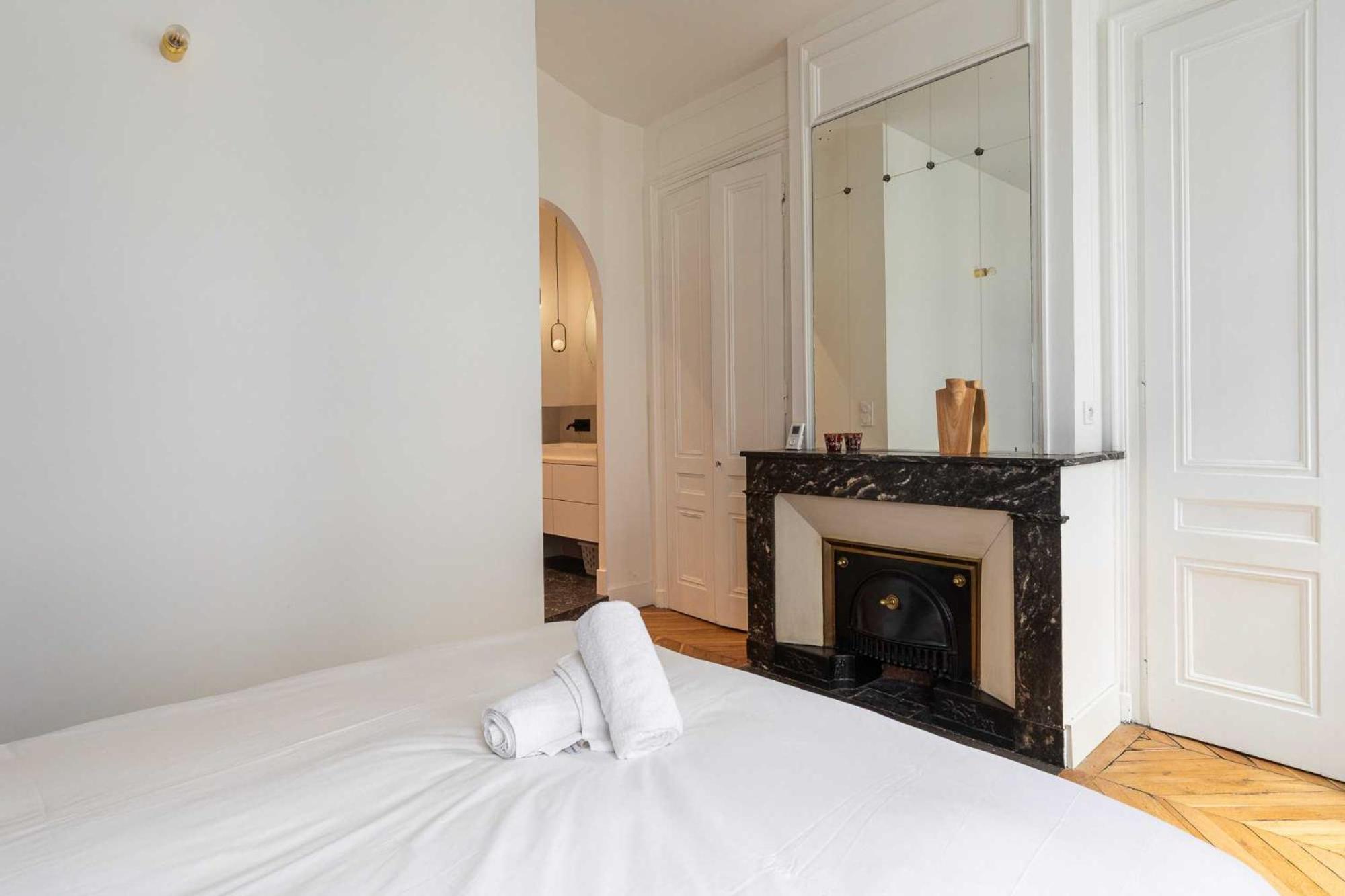 Luminous Apartment 2BR 4P - Bellecour Place Ampère