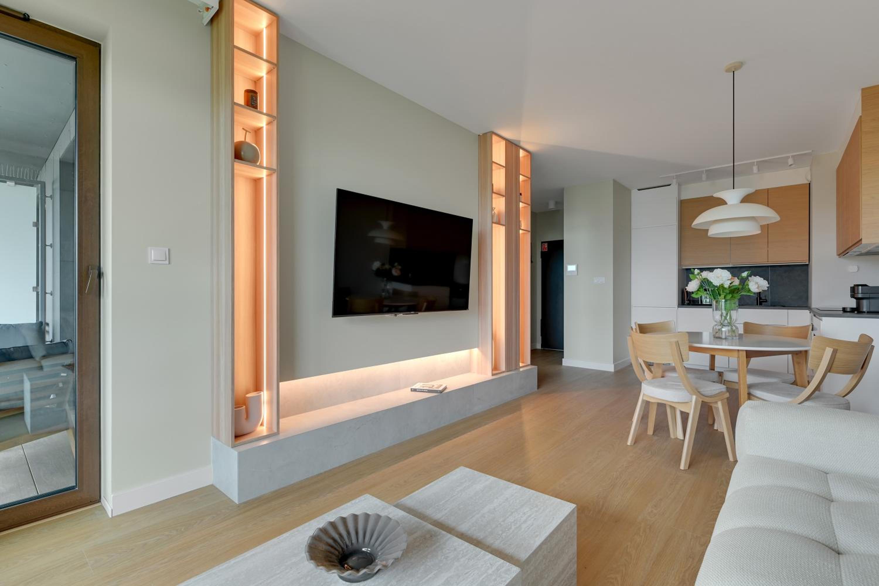 Bulvar & Parking by Downtown Apartments