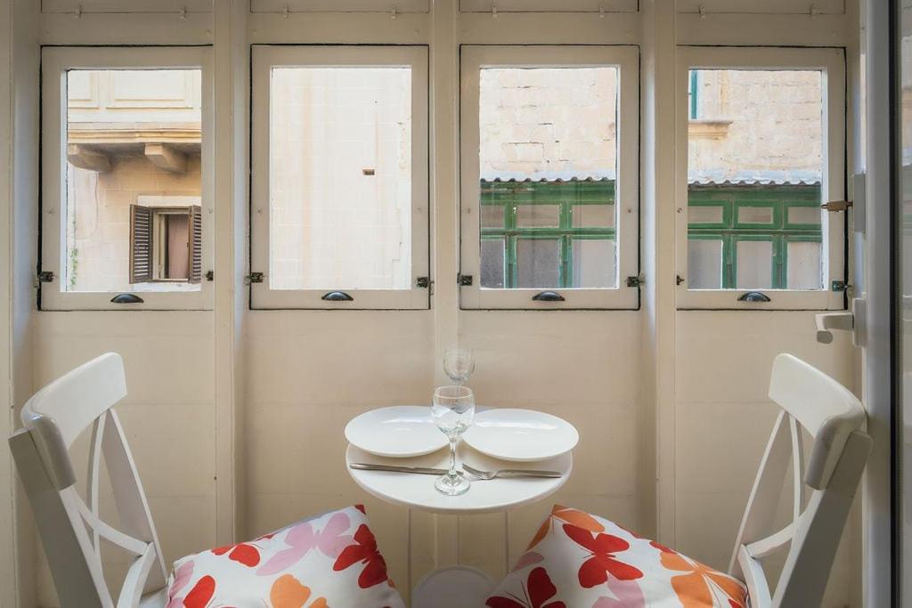 Charming 2-Bedroom in the Heart of La Valletta