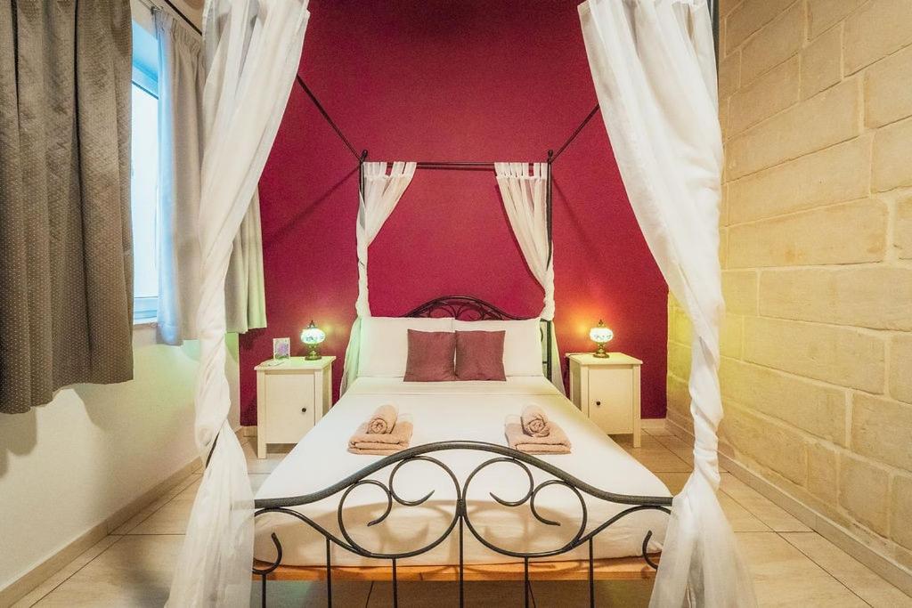 Charming 2-Bedroom in the Heart of La Valletta