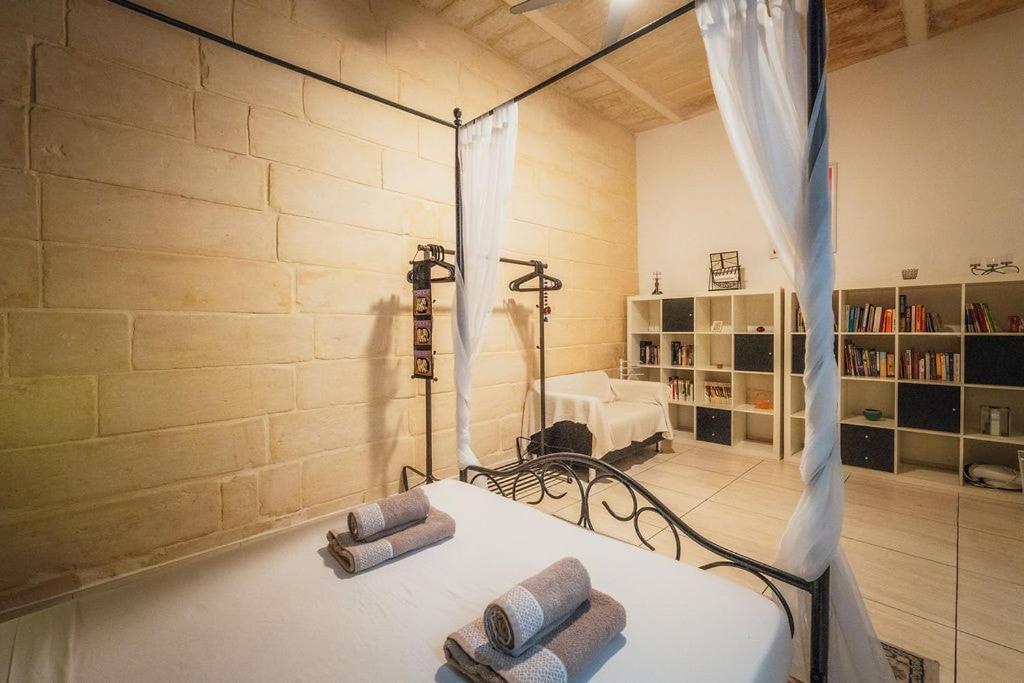 Charming 2-Bedroom in the Heart of La Valletta