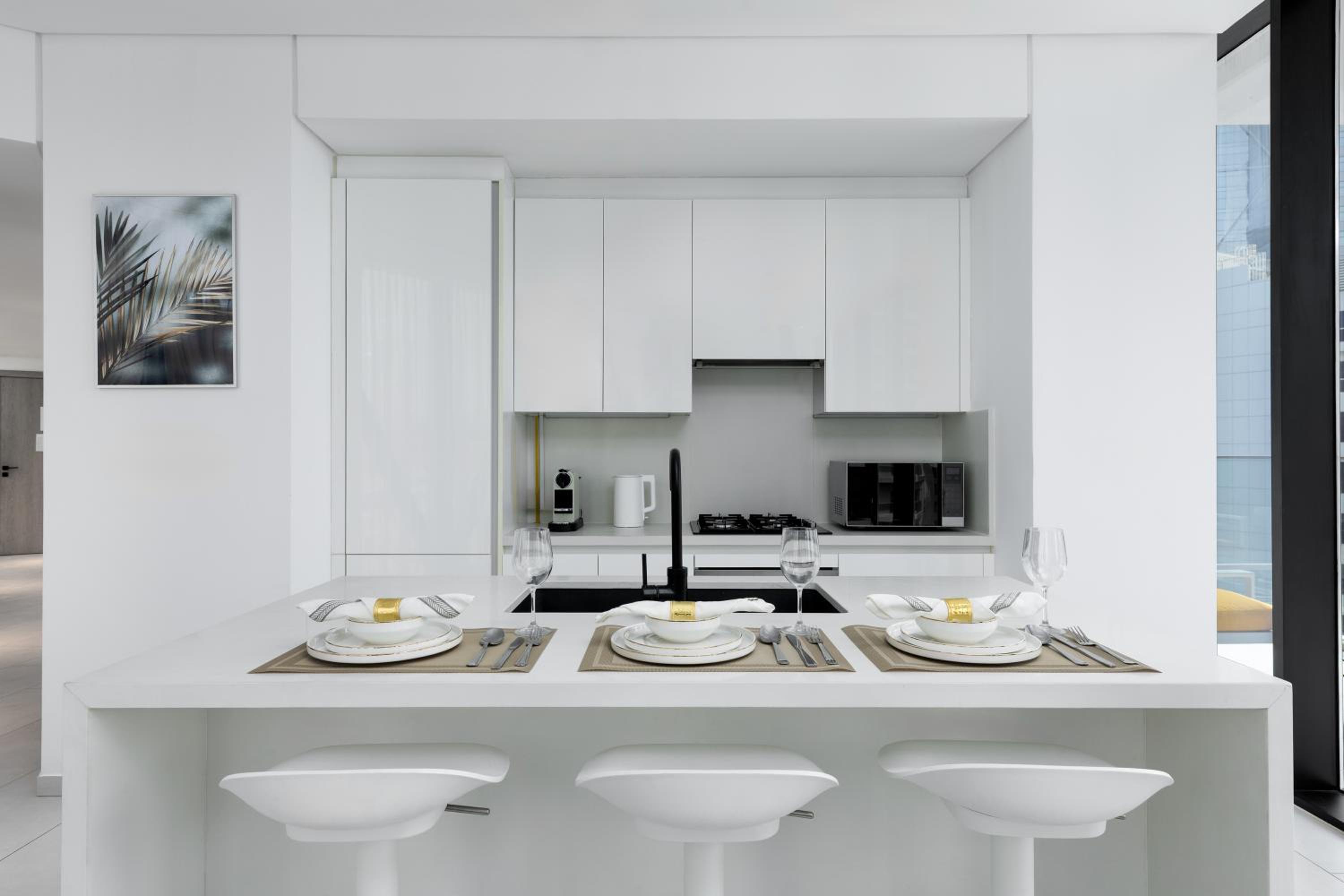 Maison Privee - Sky-High Panoramic Apt with Iconic Burj Khalifa Vws