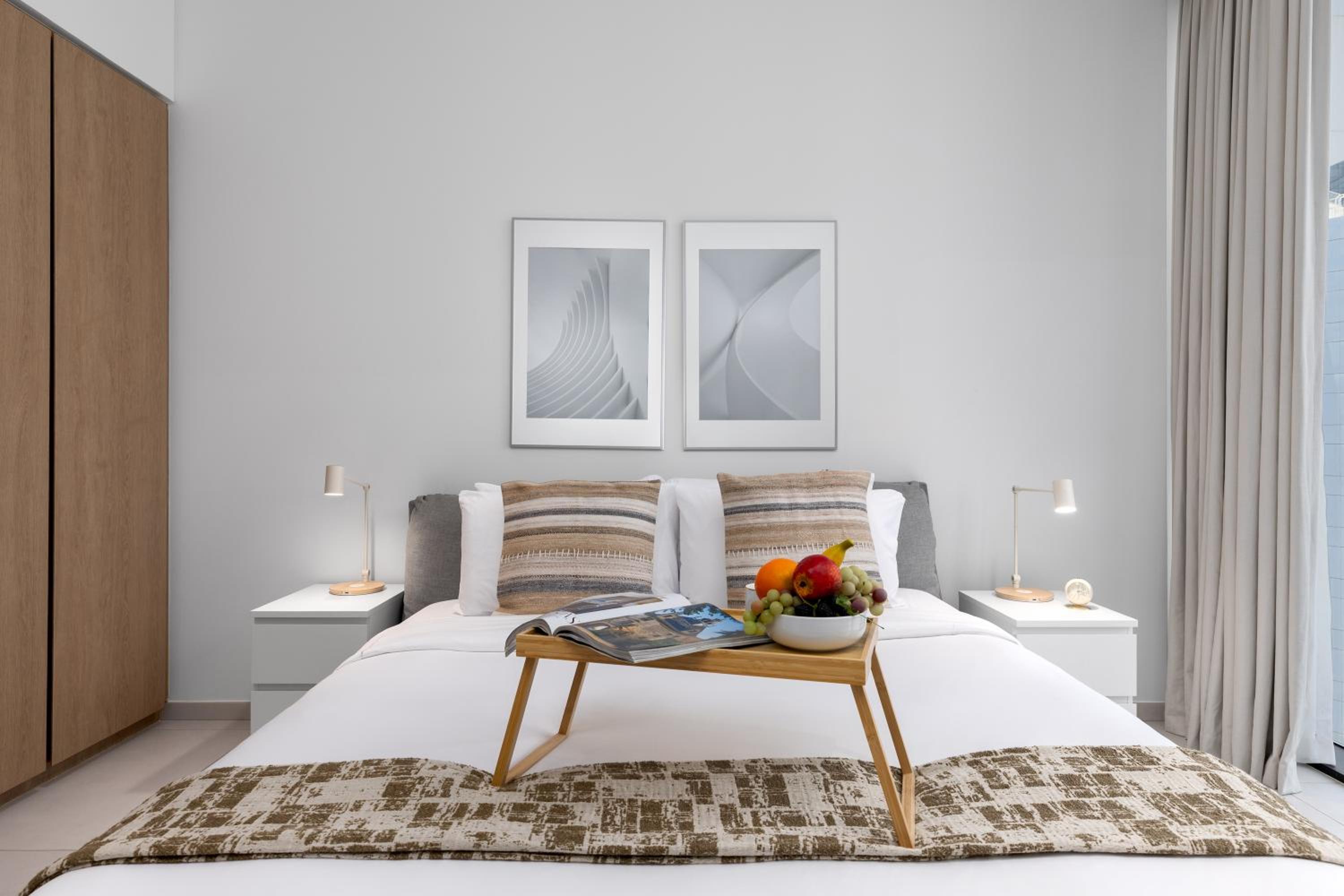 Maison Privee - Sky-High Panoramic Apt with Iconic Burj Khalifa Vws