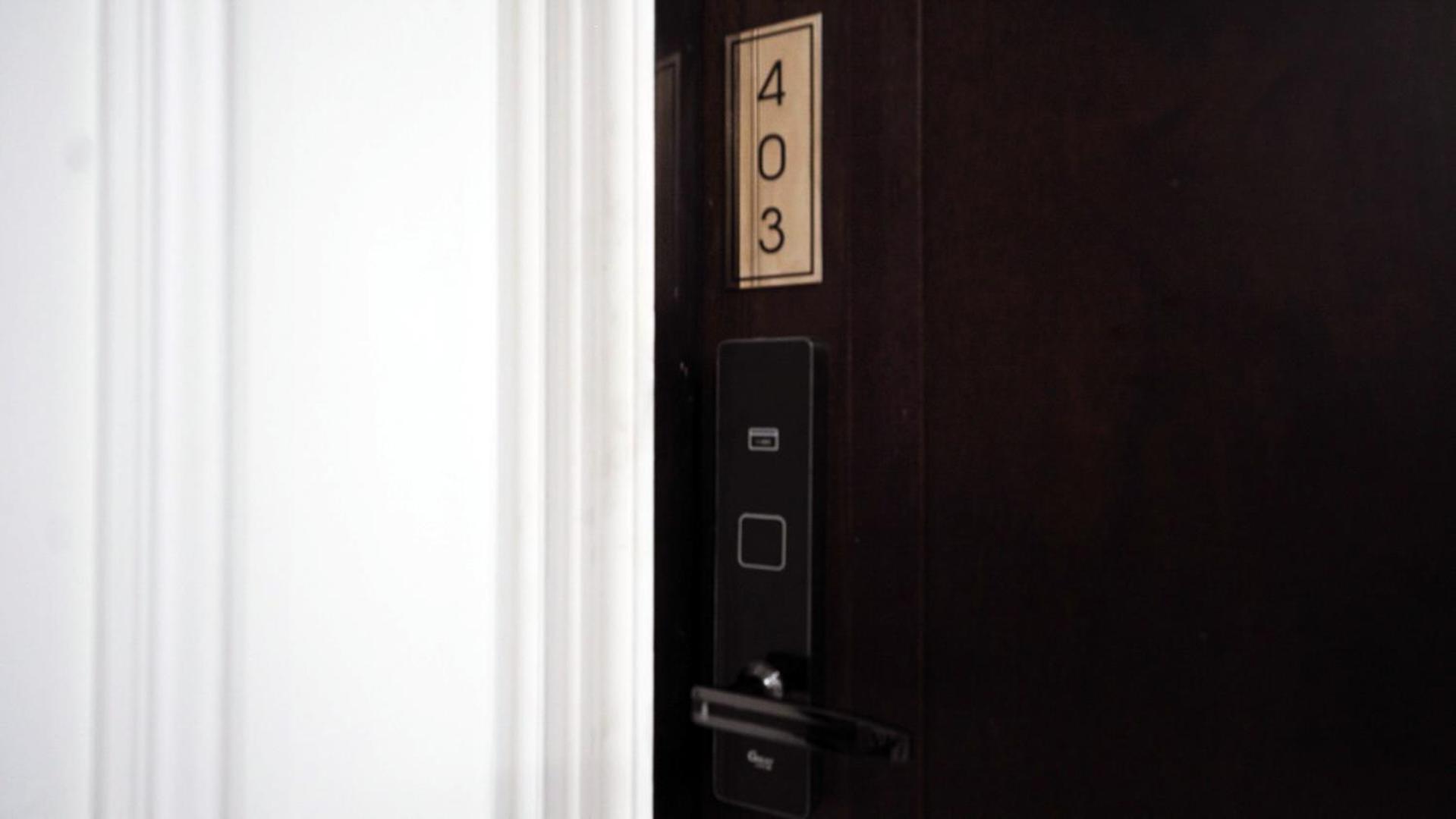 Poshtel 56