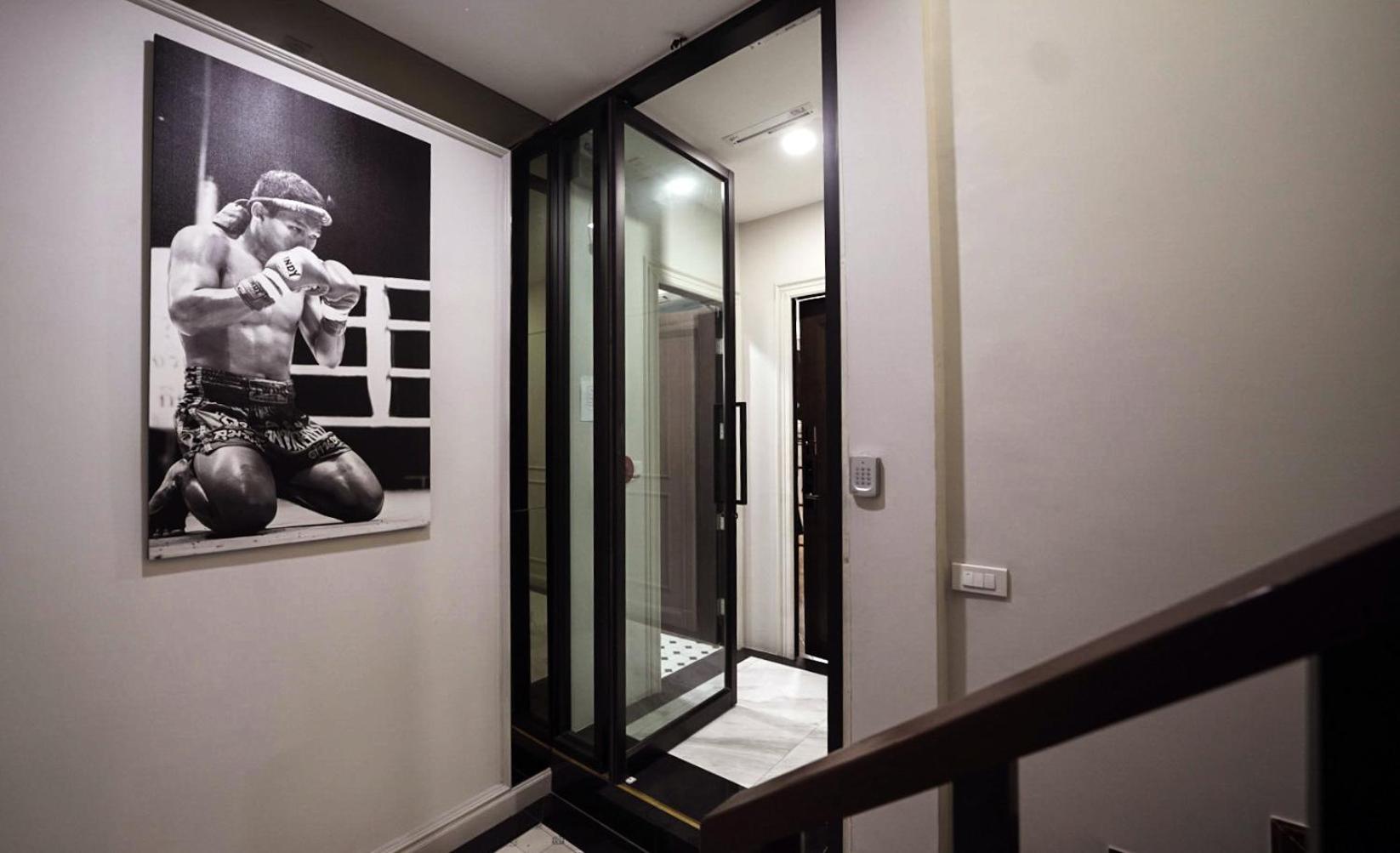 Poshtel 56