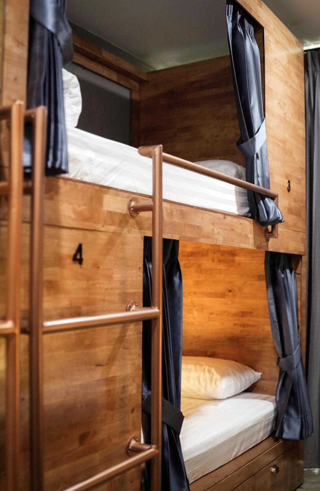 Poshtel 56