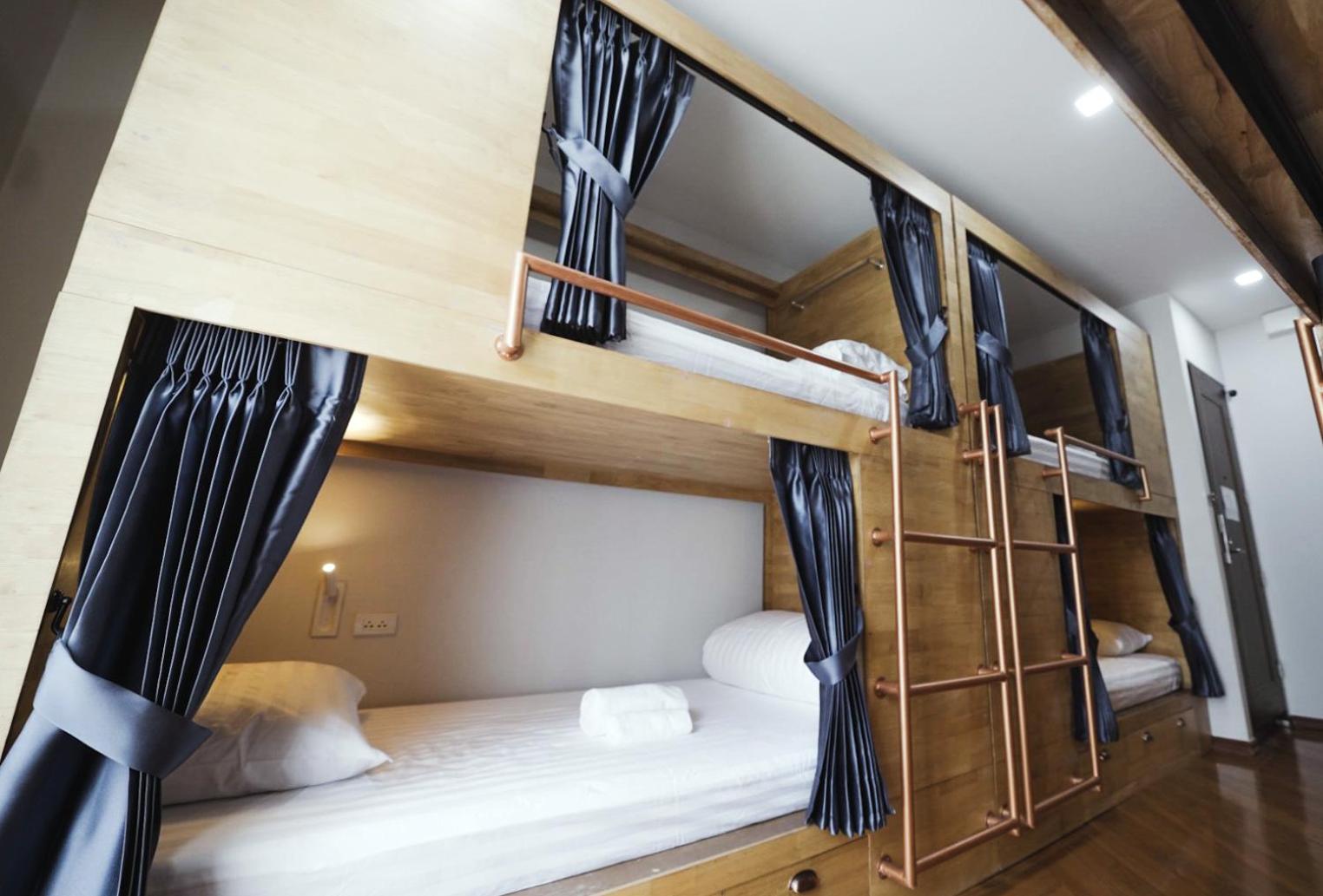Poshtel 56