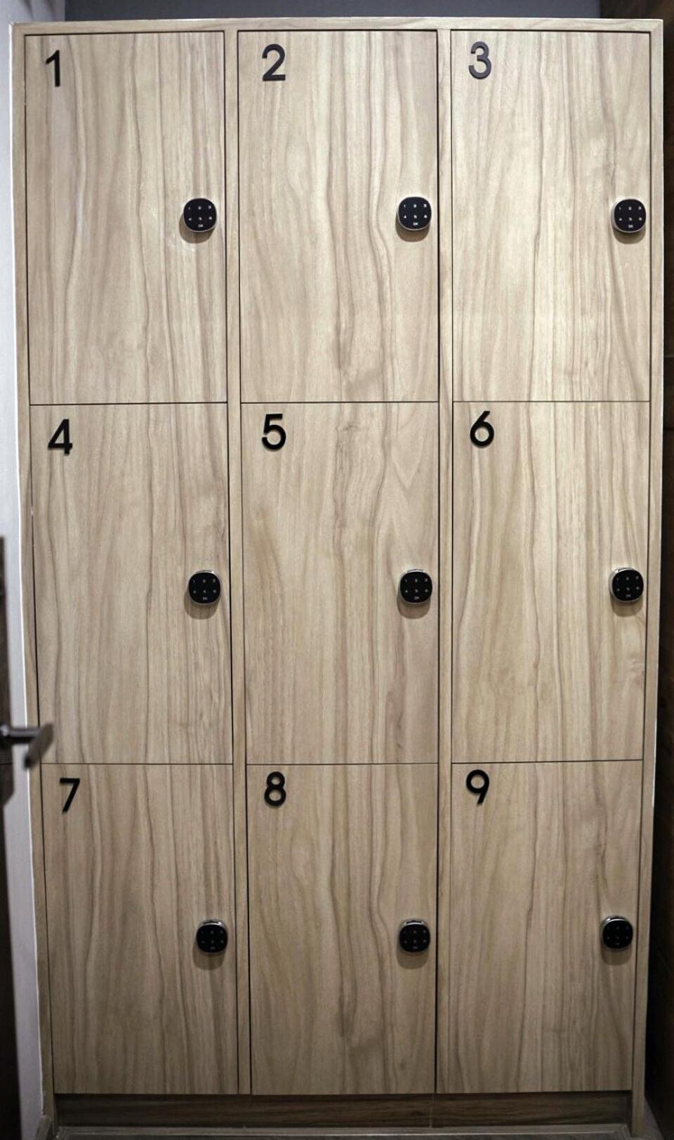 Poshtel 56