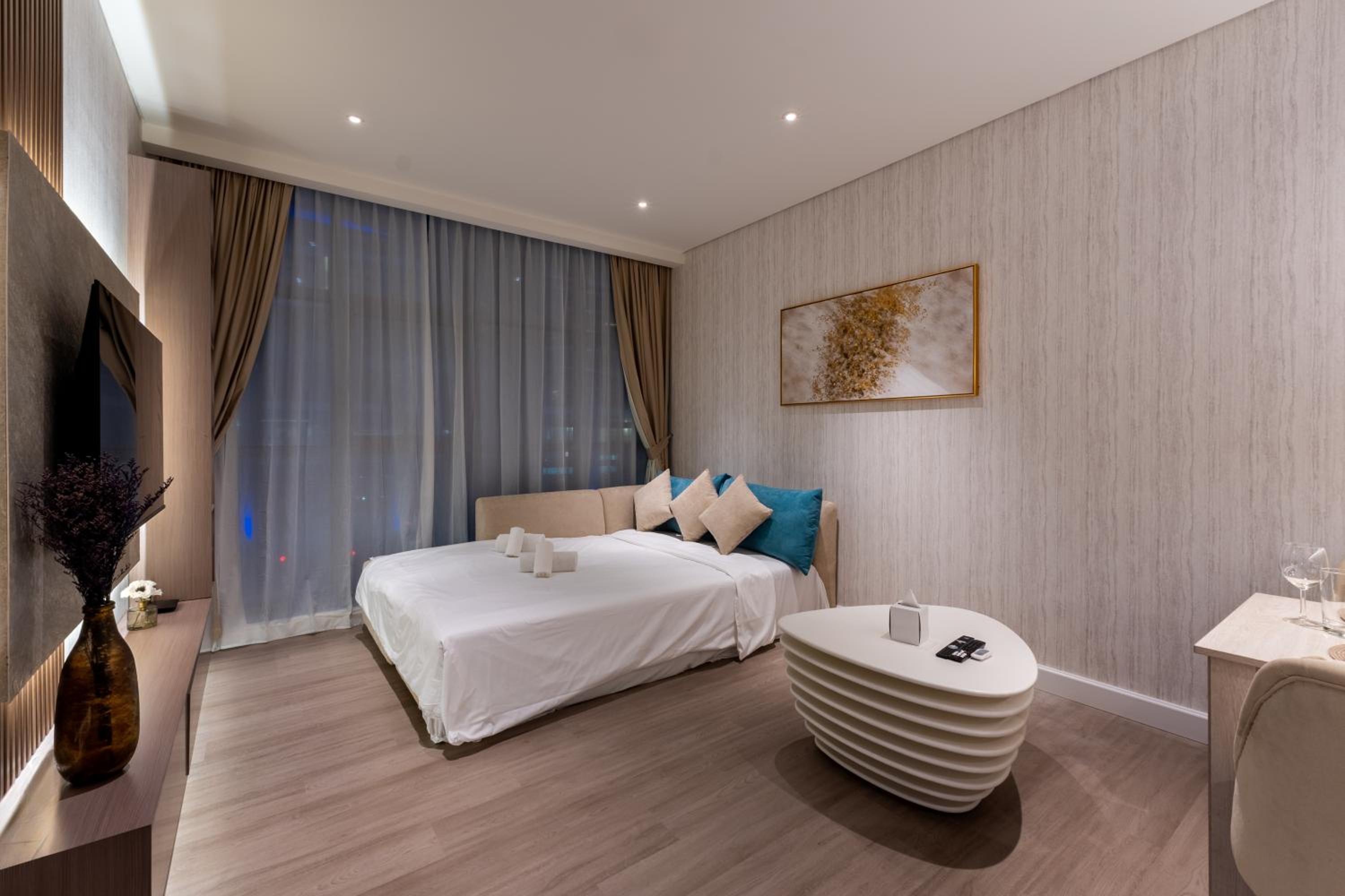 Seven Palm, Palm Jumeirah - Mint Stay