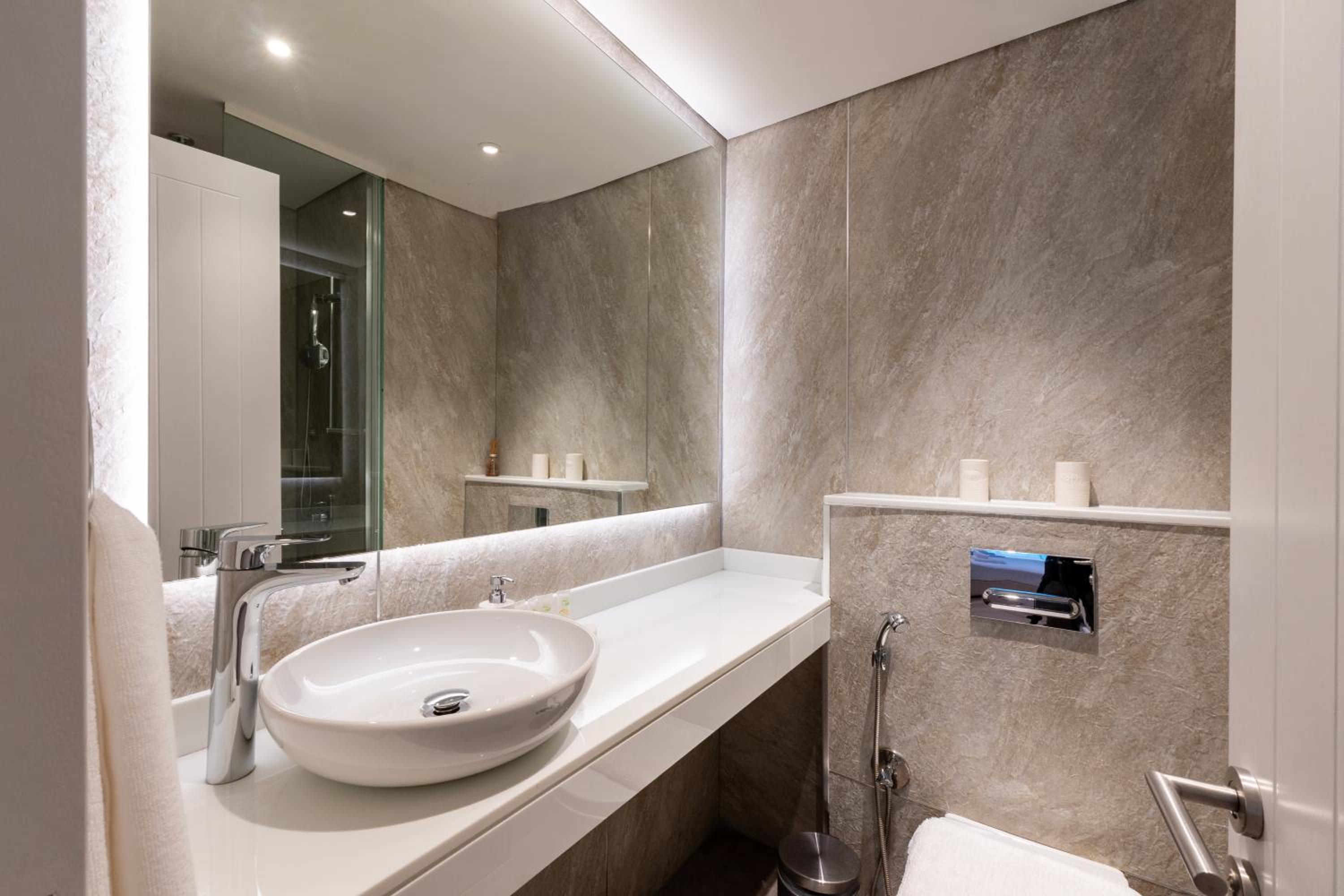 Seven Palm, Palm Jumeirah - Mint Stay