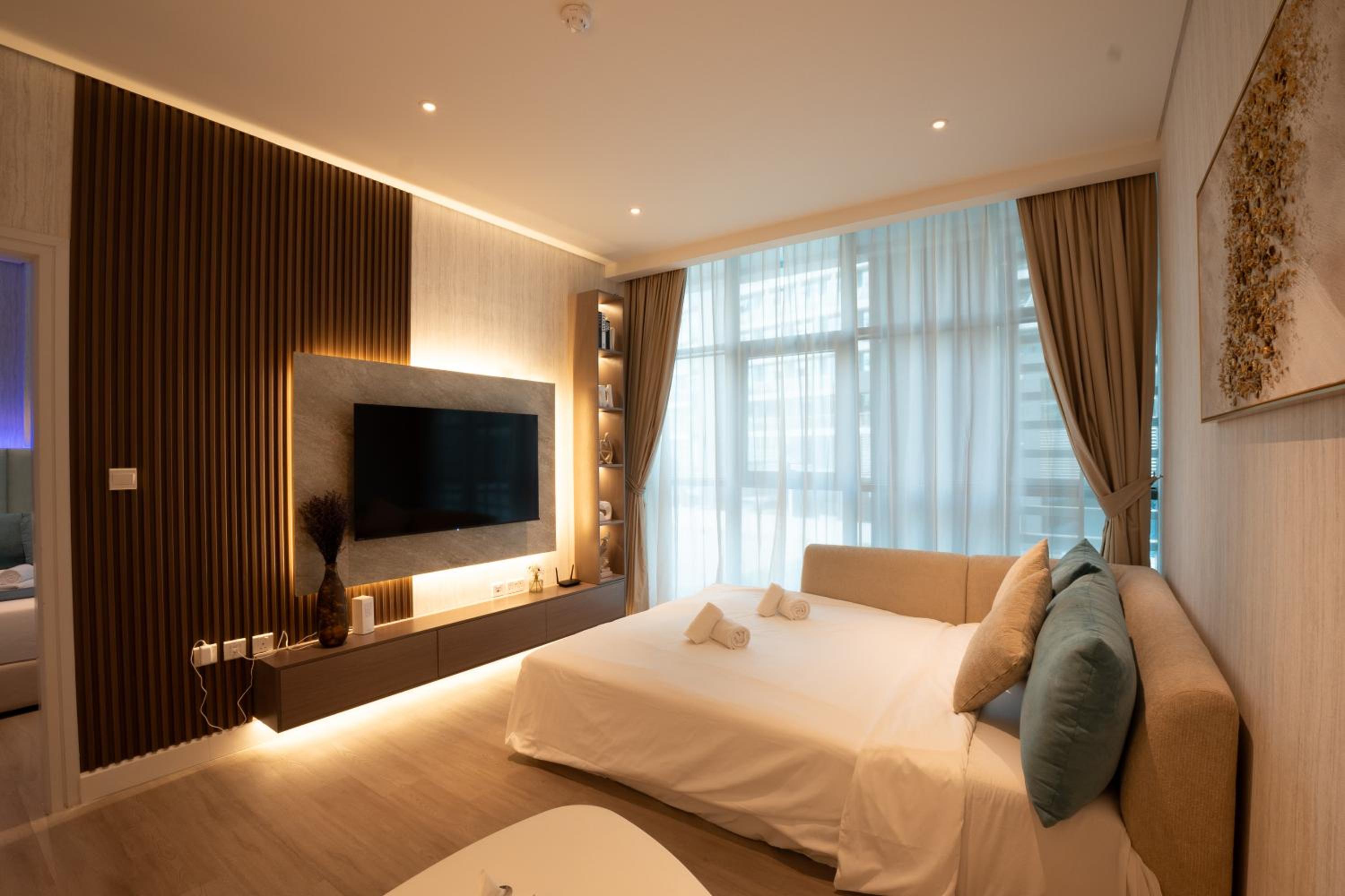 Seven Palm, Palm Jumeirah - Mint Stay