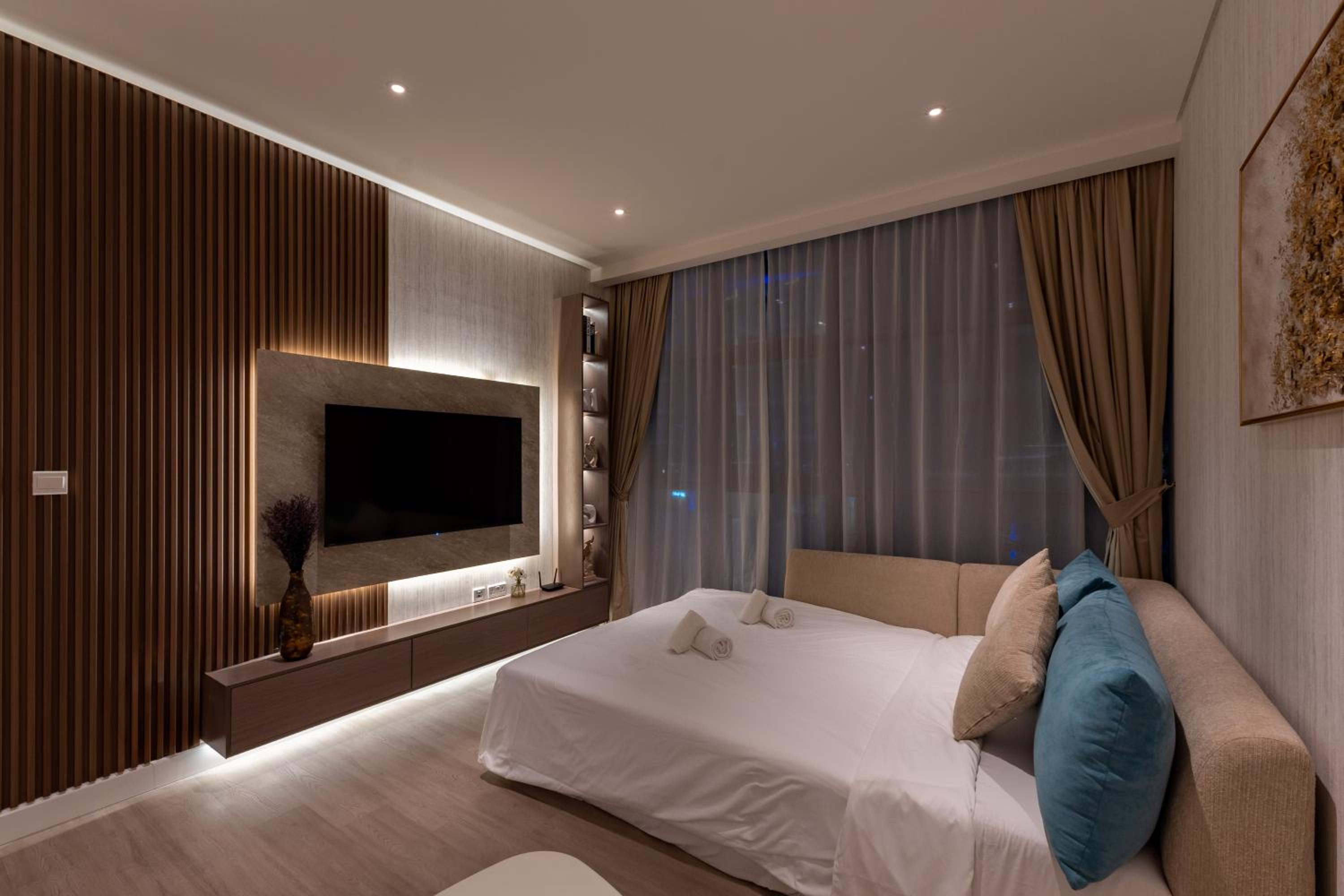 Seven Palm, Palm Jumeirah - Mint Stay