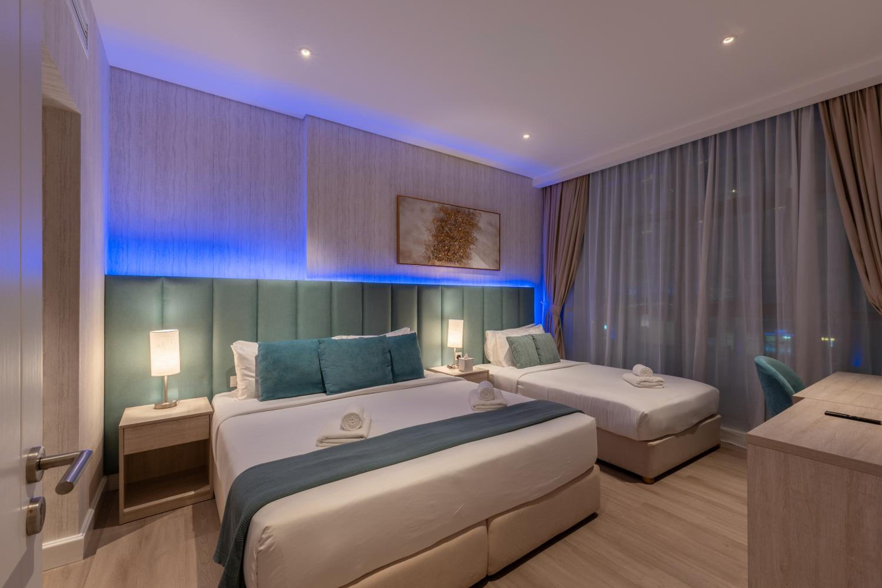 Seven Palm, Palm Jumeirah - Mint Stay