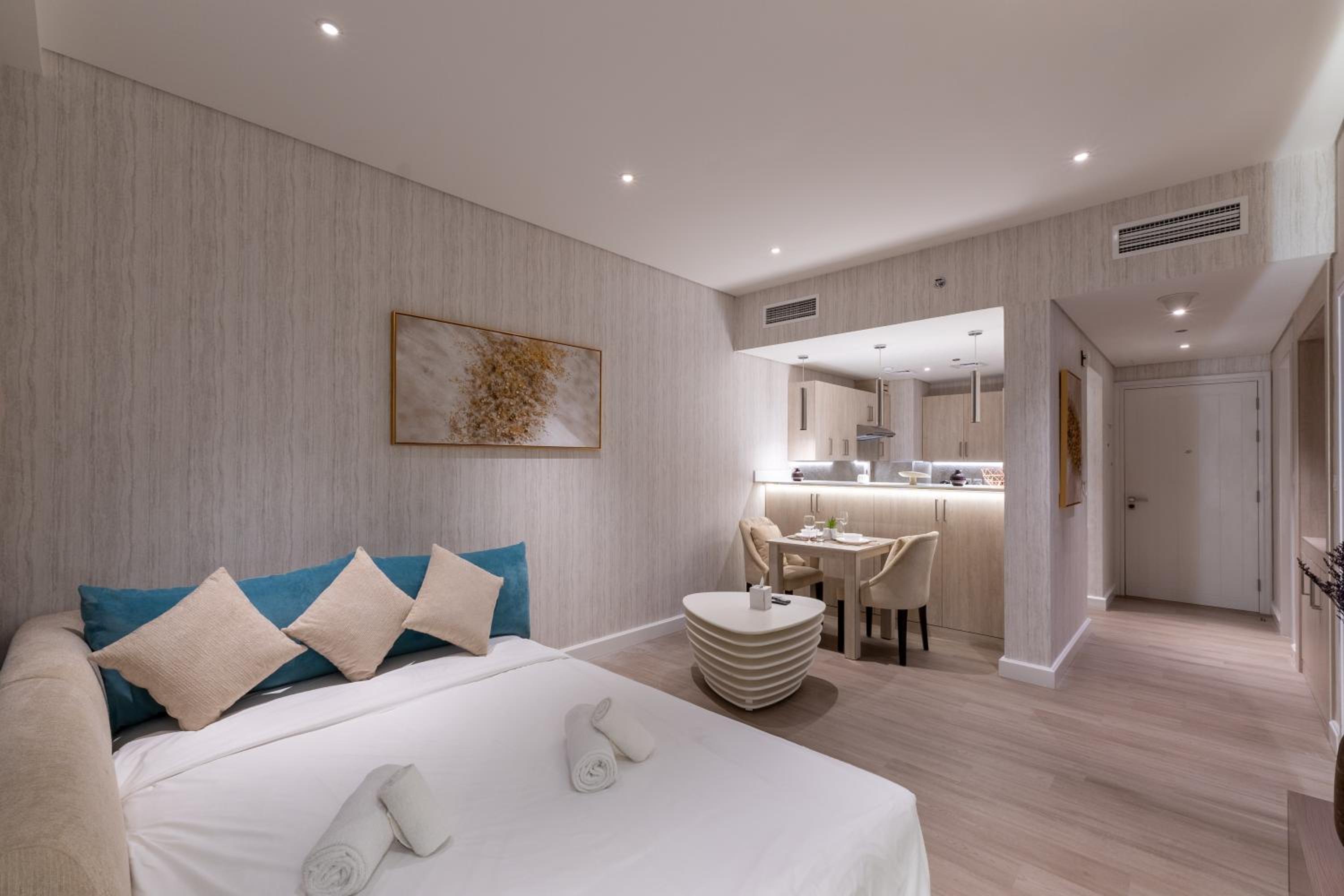 Seven Palm, Palm Jumeirah - Mint Stay