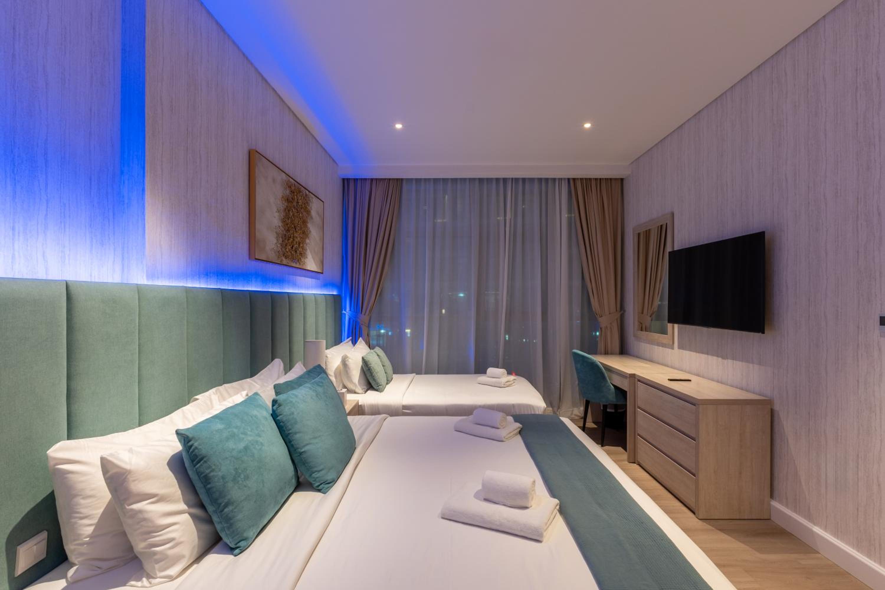 Seven Palm, Palm Jumeirah - Mint Stay