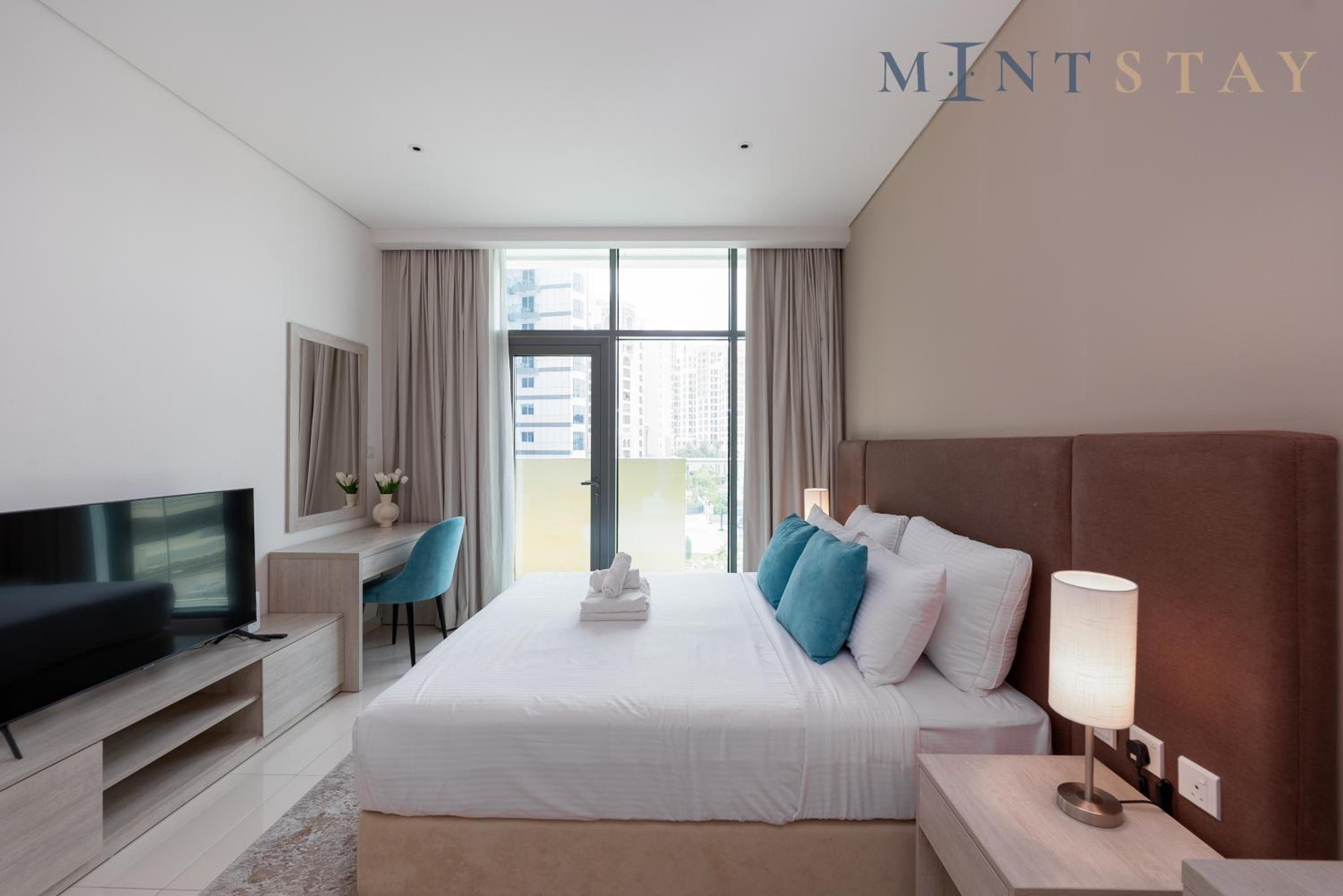 Seven Palm, Palm Jumeirah - Mint Stay