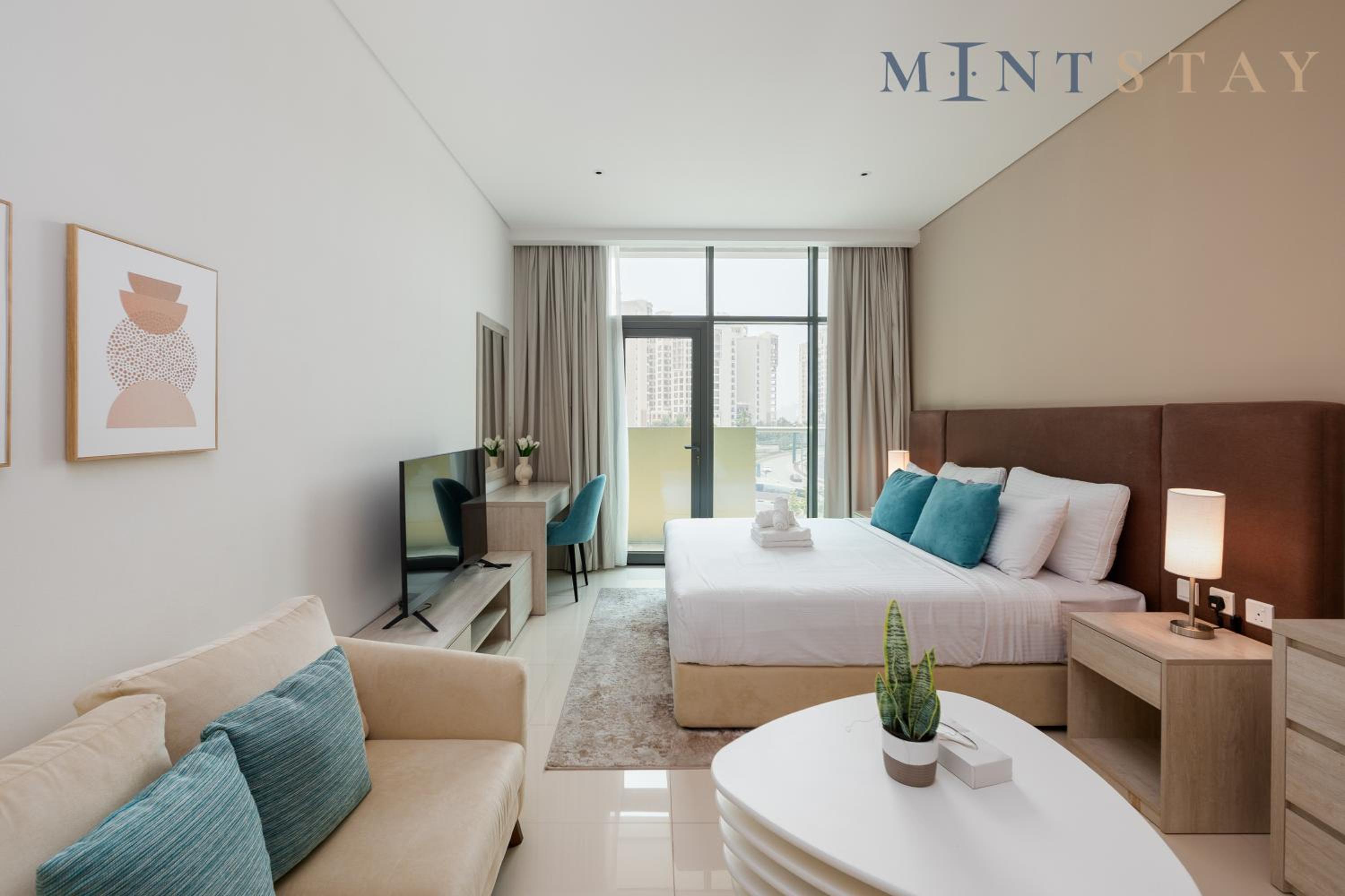 Seven Palm, Palm Jumeirah - Mint Stay