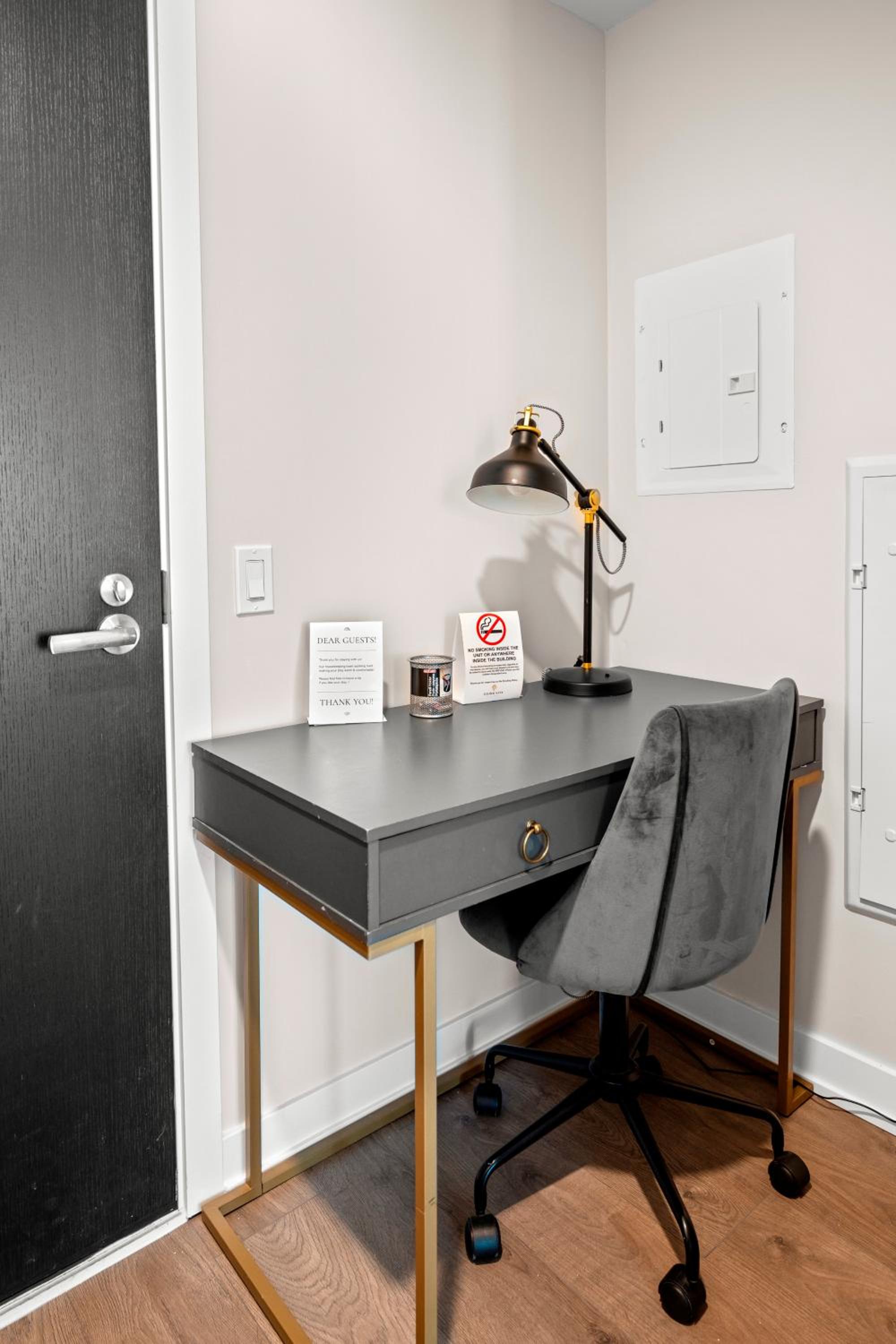 Bright 1BD & Den in Downtown Toronto