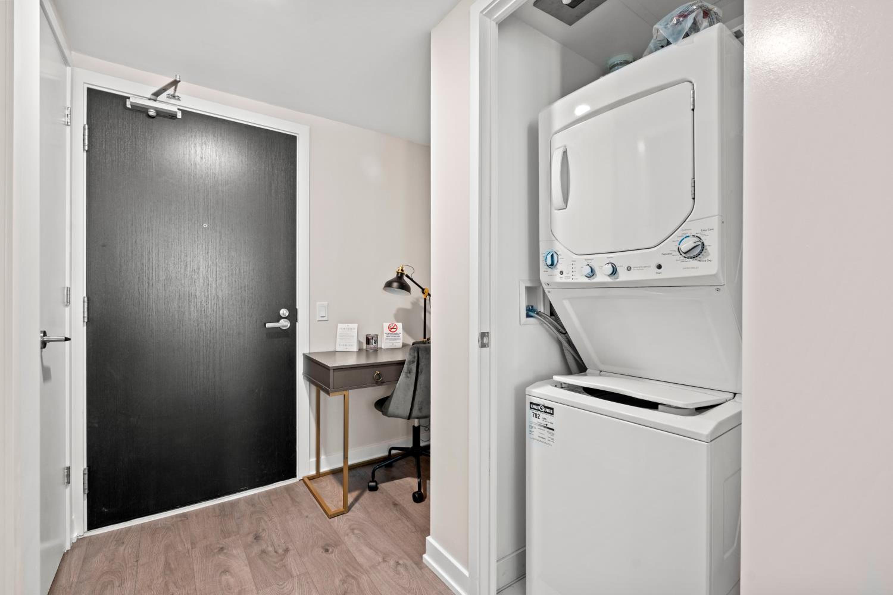 Bright 1BD & Den in Downtown Toronto