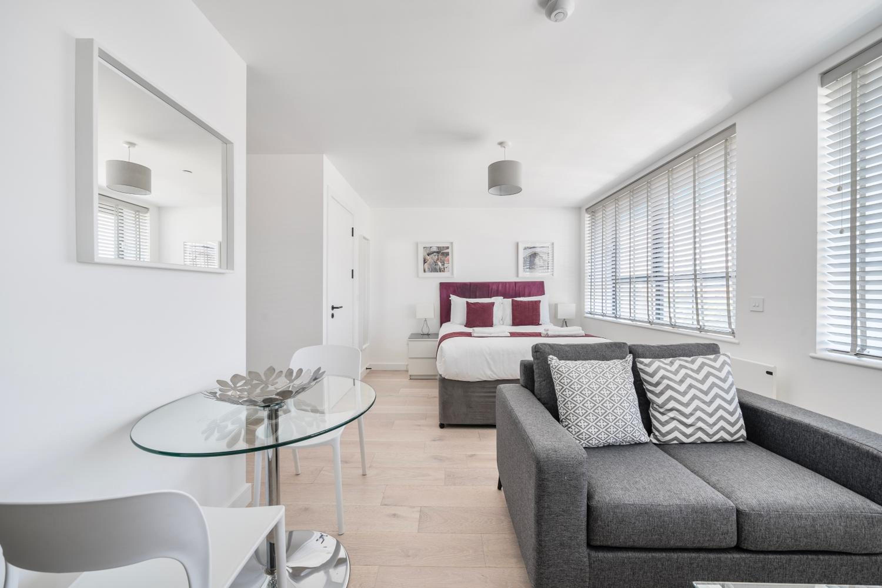 Roomspace Serviced Apartments -Caroline Street