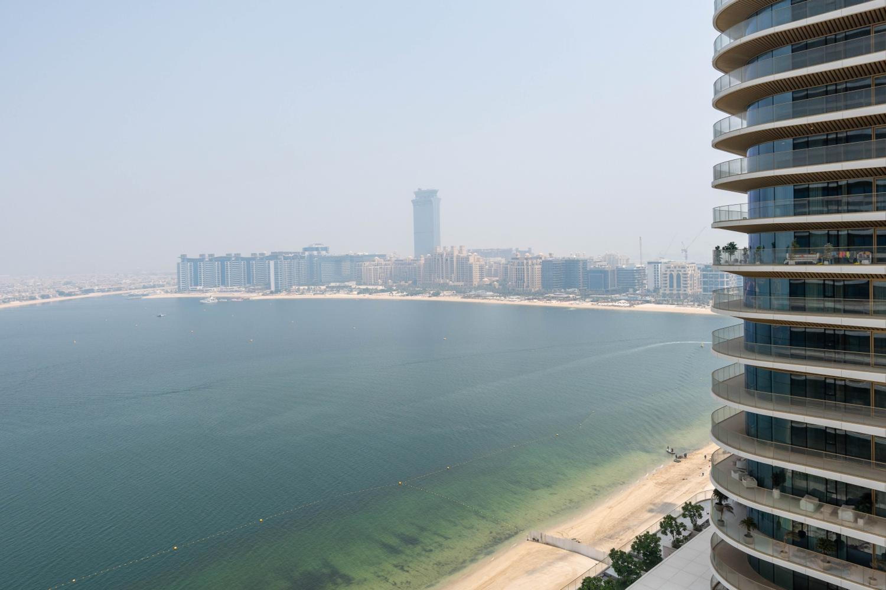 KeyRock - Grand Bleu Escape with Iconic Palm Views