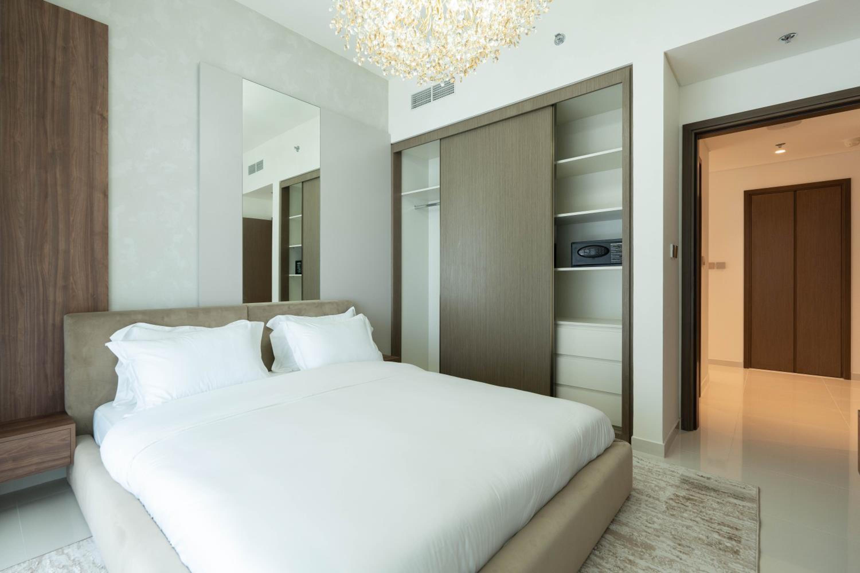 KeyRock - Grand Bleu Escape with Iconic Palm Views