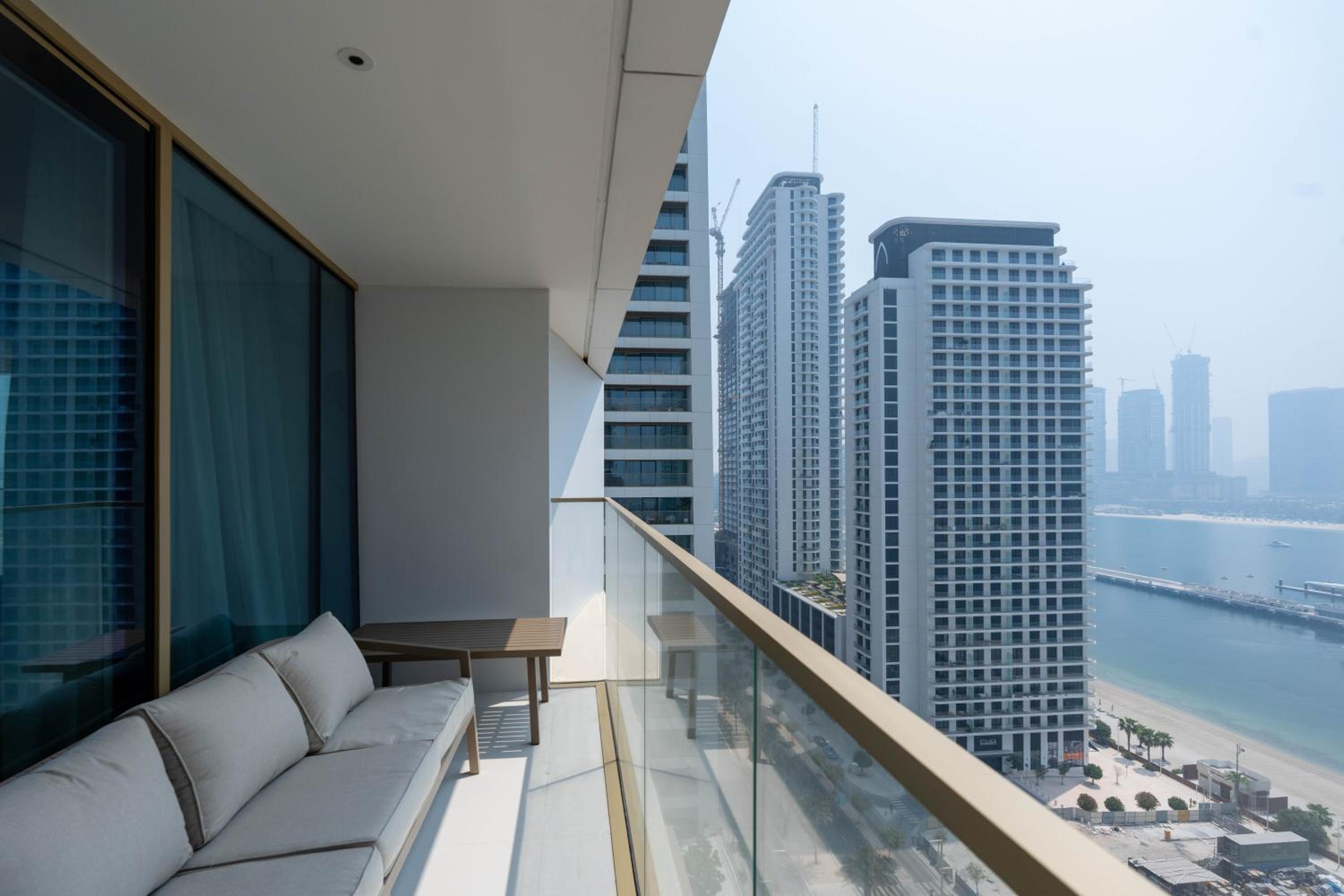 KeyRock - Grand Bleu Escape with Iconic Palm Views