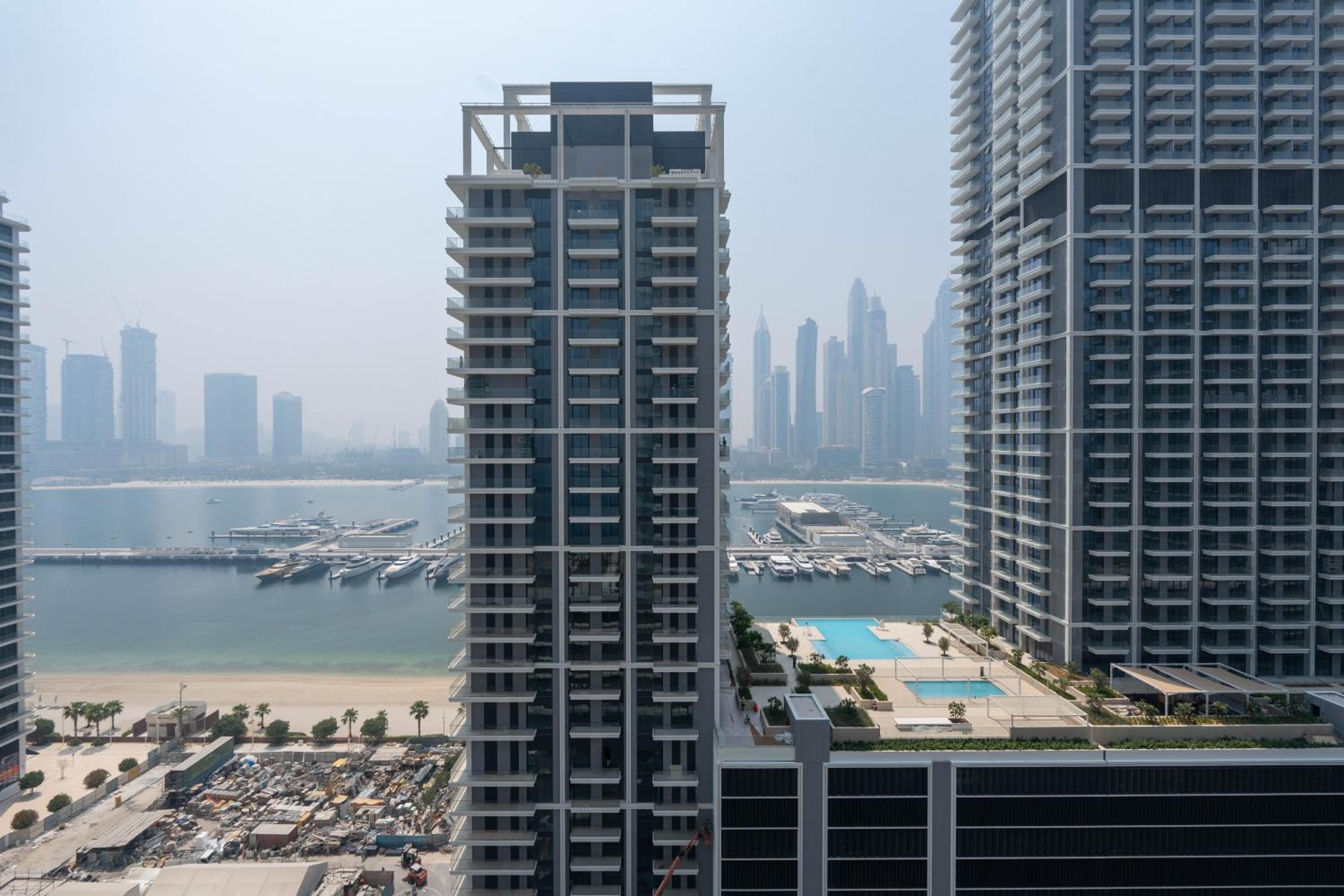 KeyRock - Grand Bleu Escape with Iconic Palm Views