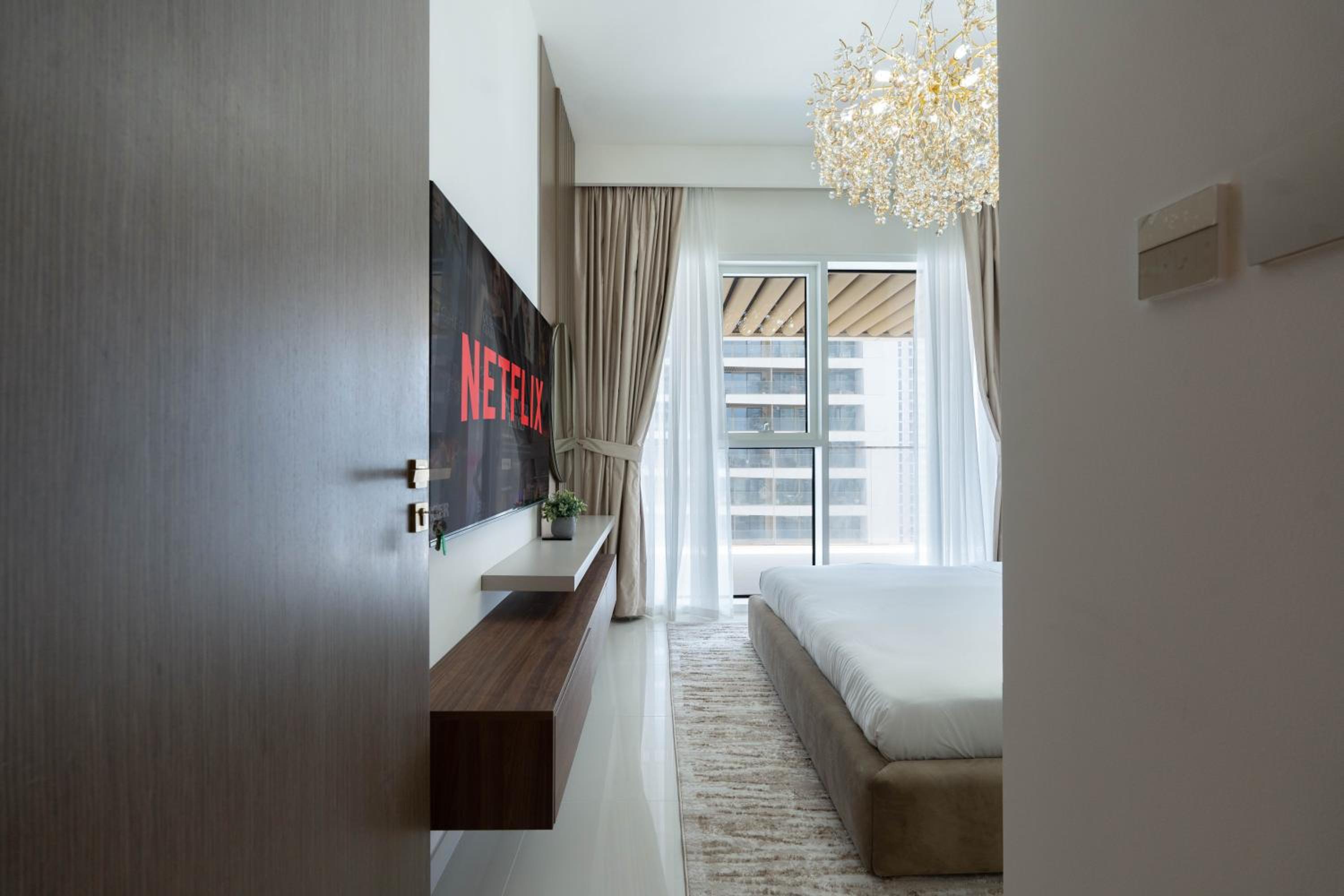 KeyRock - Grand Bleu Escape with Iconic Palm Views