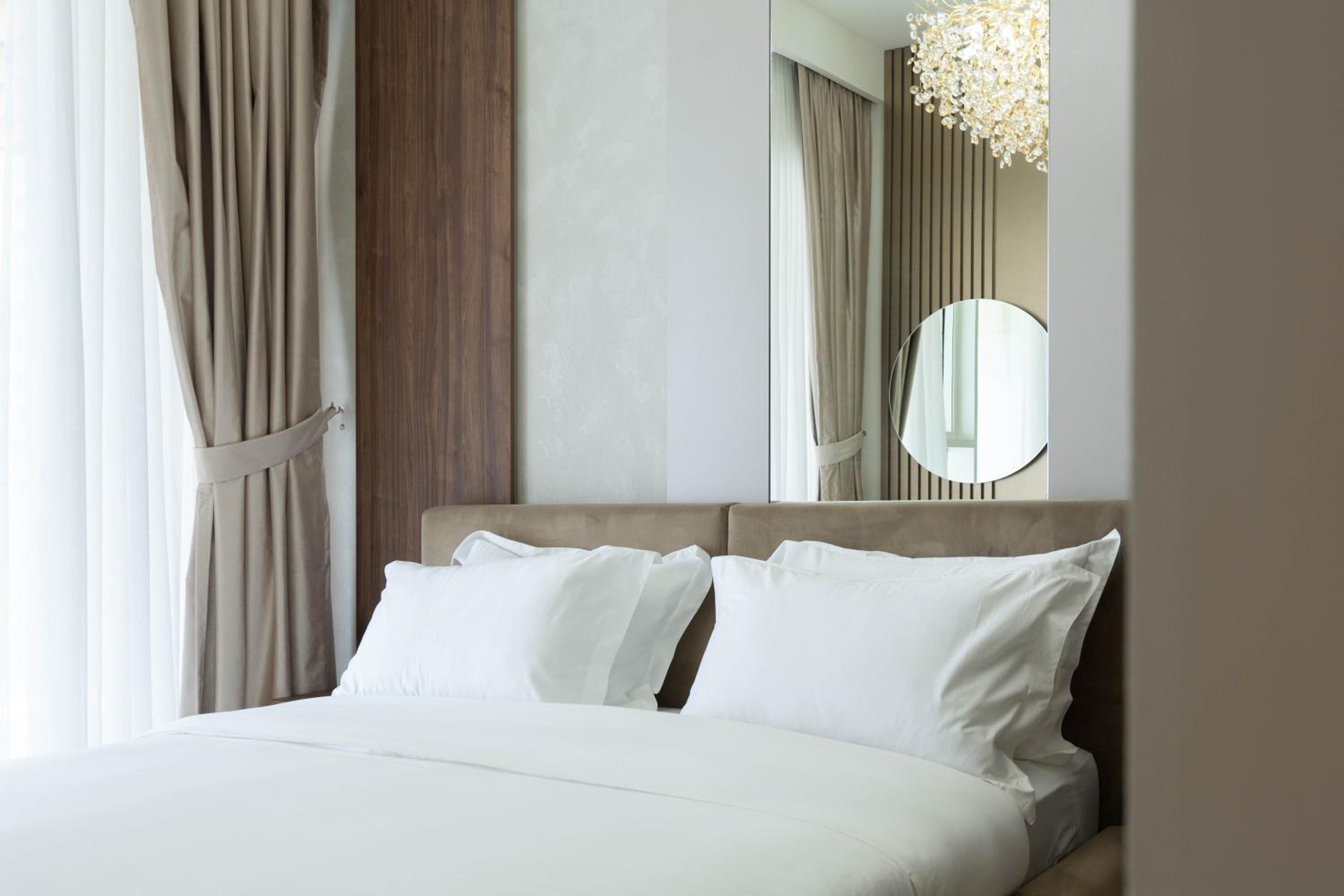 KeyRock - Grand Bleu Escape with Iconic Palm Views