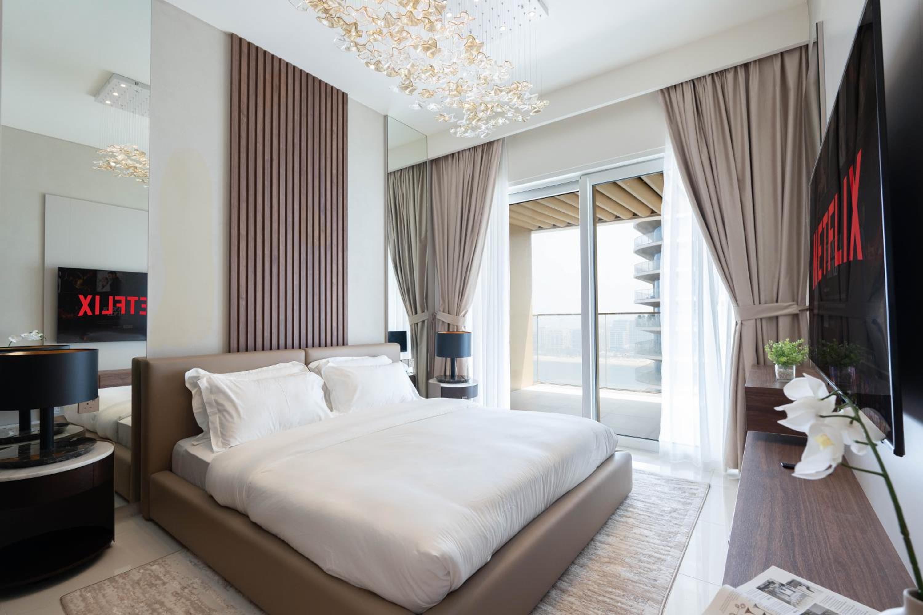 KeyRock - Grand Bleu Escape with Iconic Palm Views