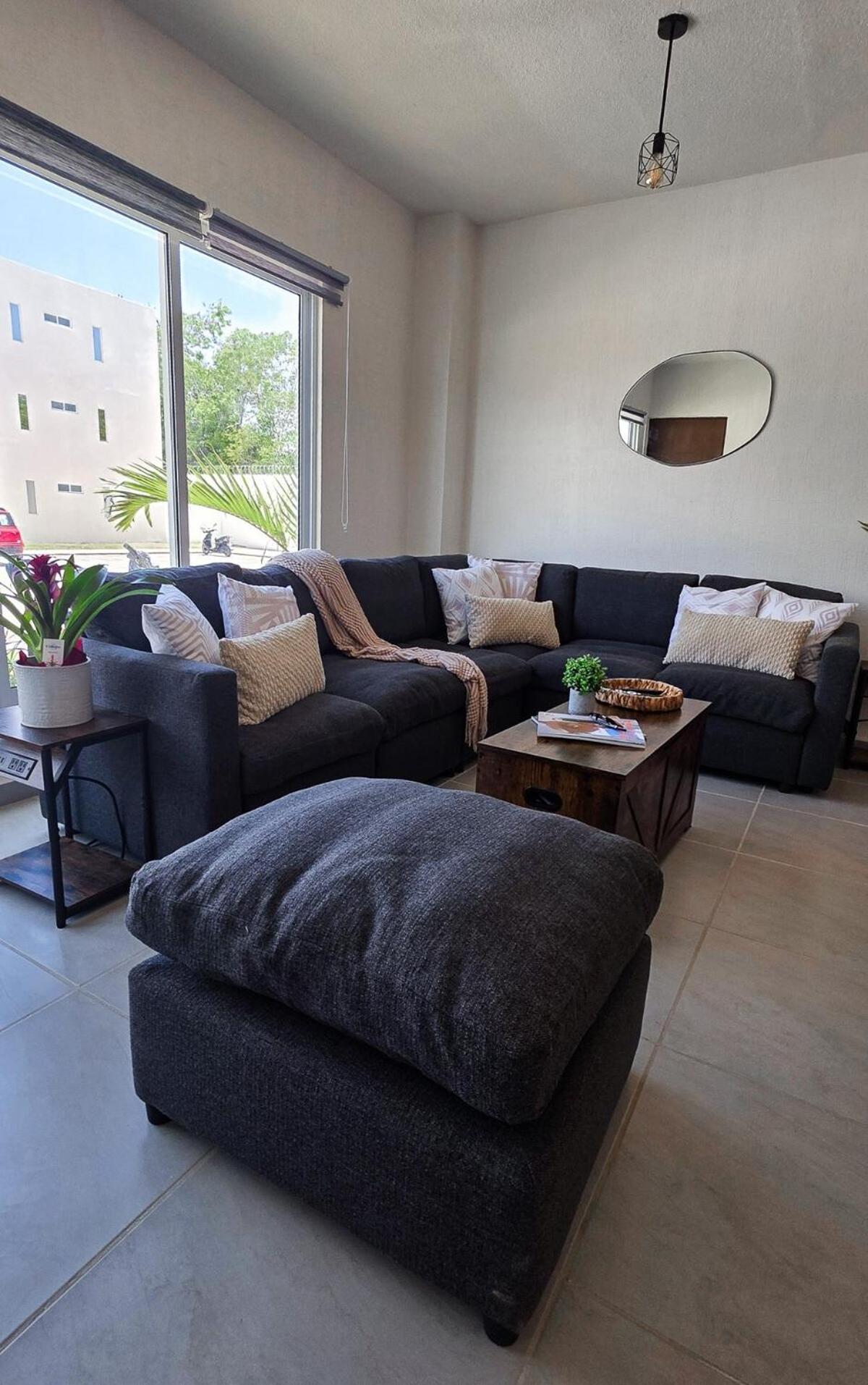 New Casa Flores in Polígono Sur with pool