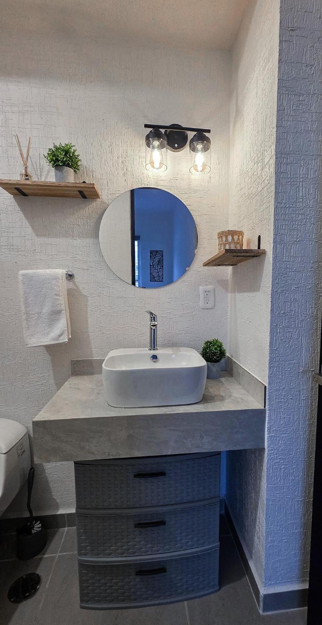 New Casa Flores in Polígono Sur with pool