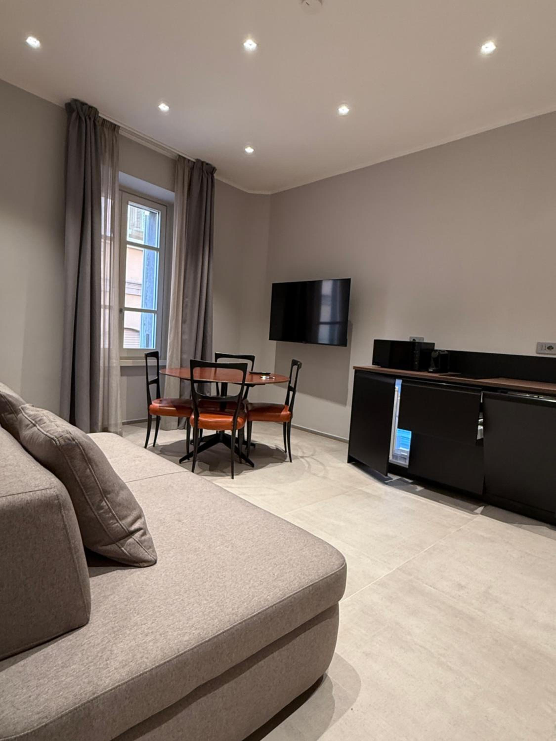 Leopoldo Suites