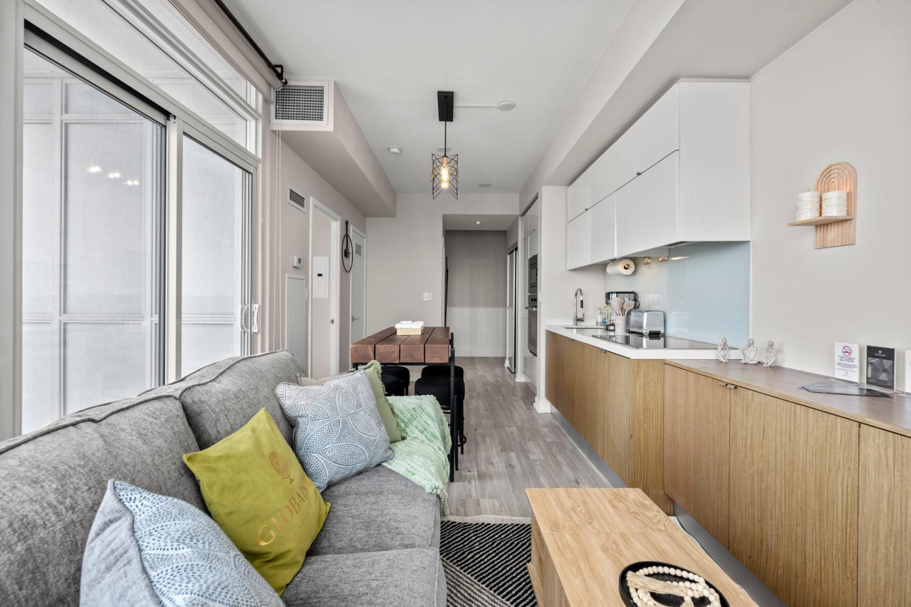 High Floor 1 Bedroom Condo Iceboat Terrace Downtown Toronto