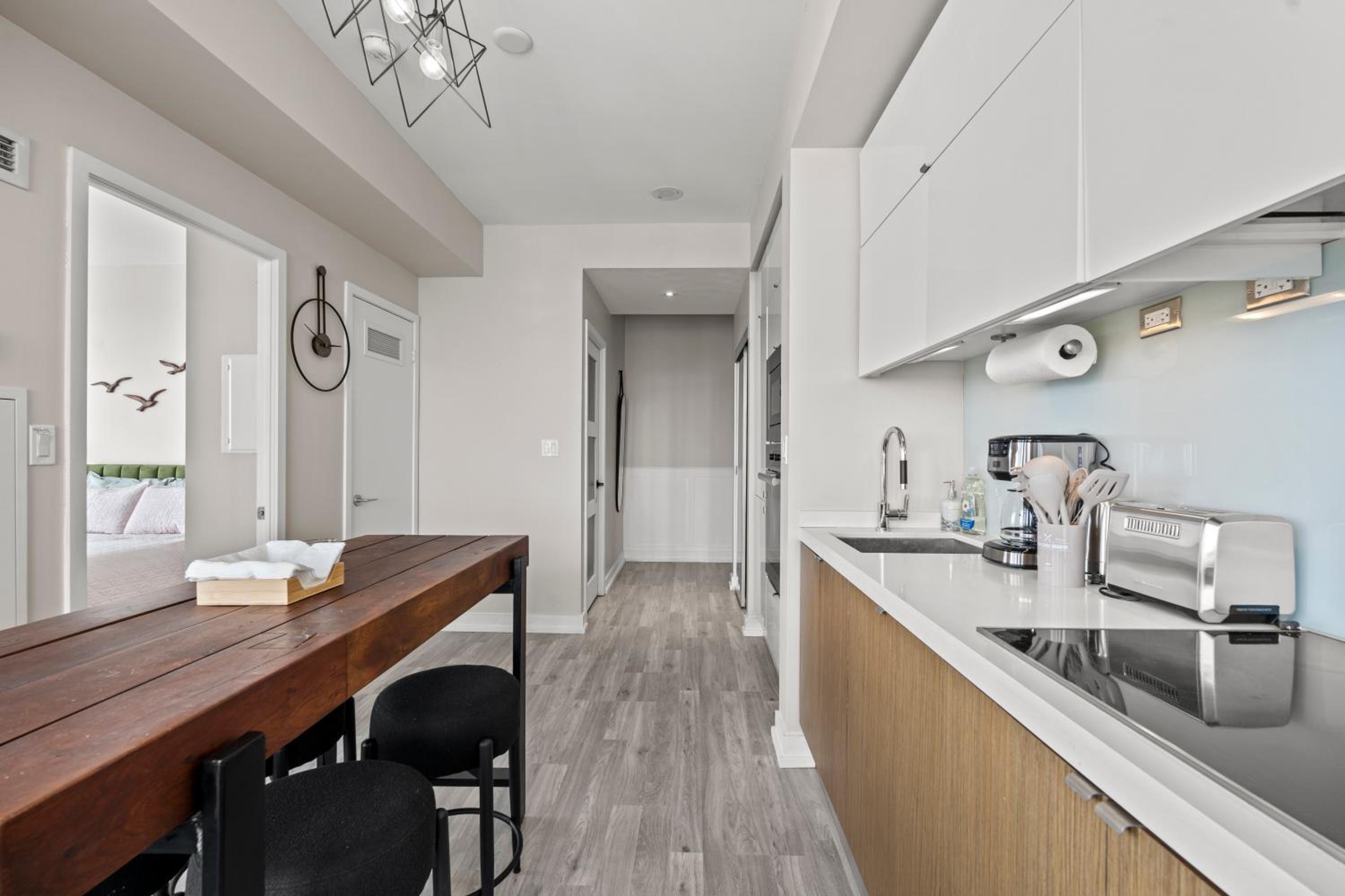 High Floor 1 Bedroom Condo Iceboat Terrace Downtown Toronto