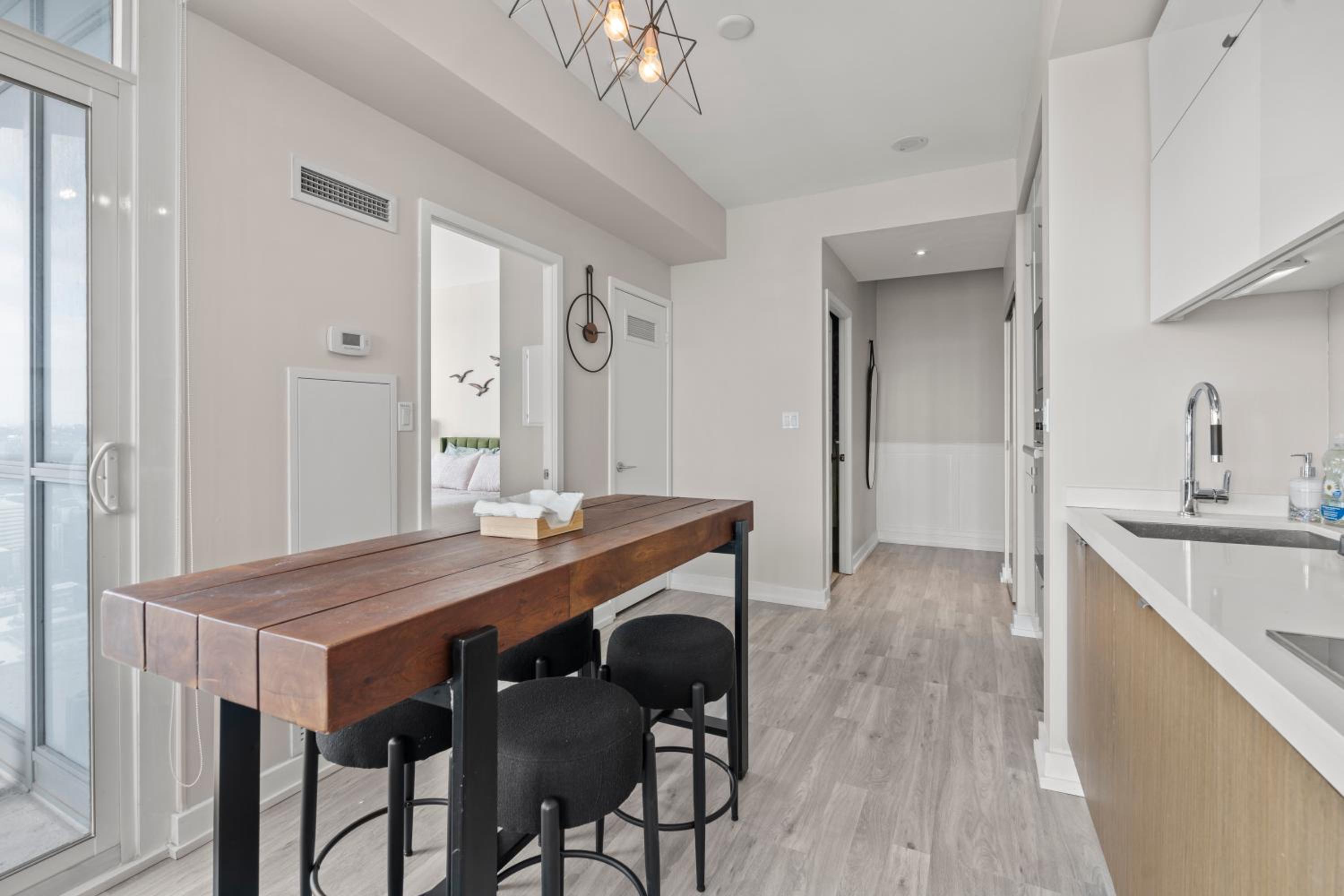 High Floor 1 Bedroom Condo Iceboat Terrace Downtown Toronto
