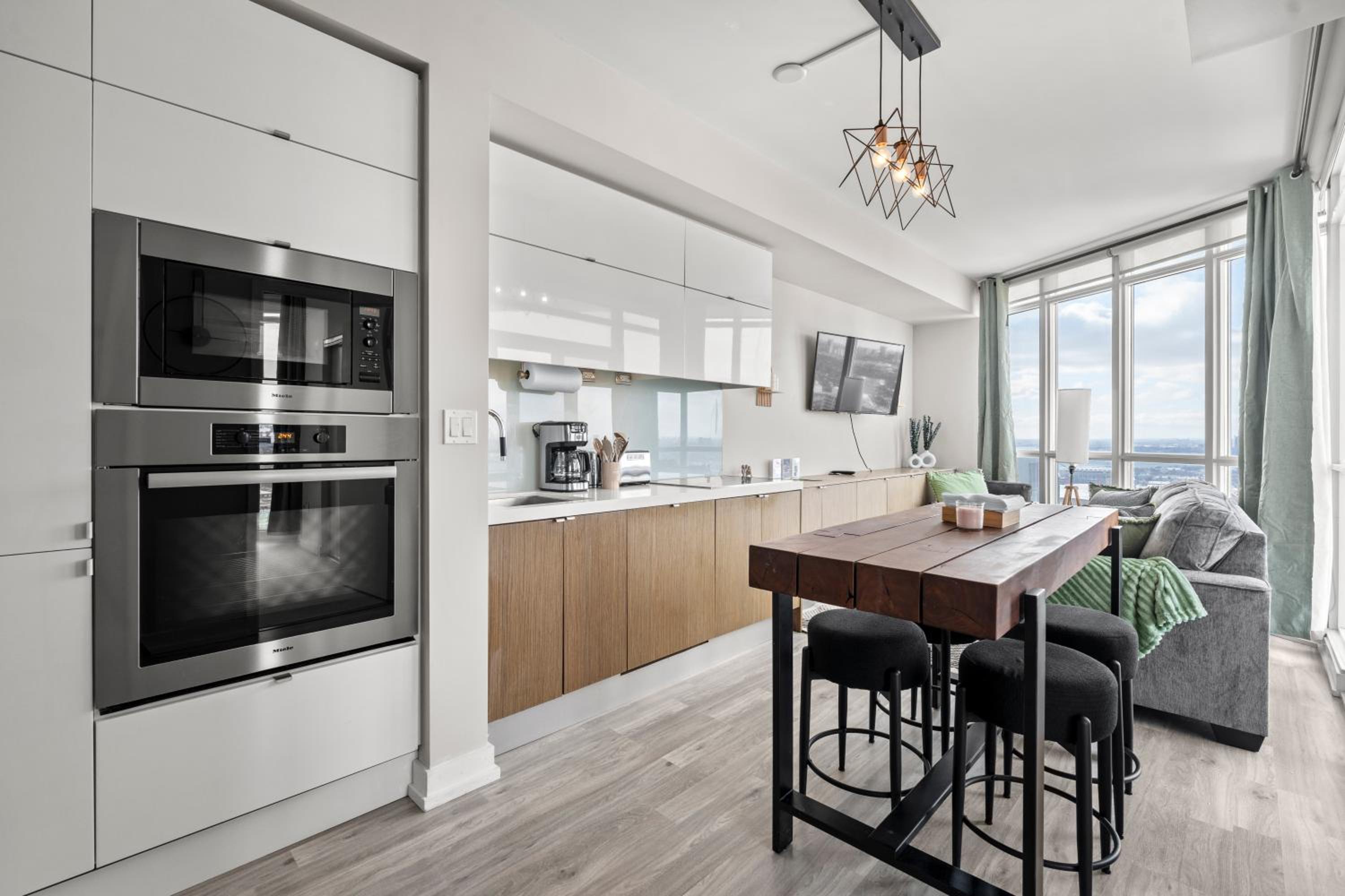 High Floor 1 Bedroom Condo Iceboat Terrace Downtown Toronto