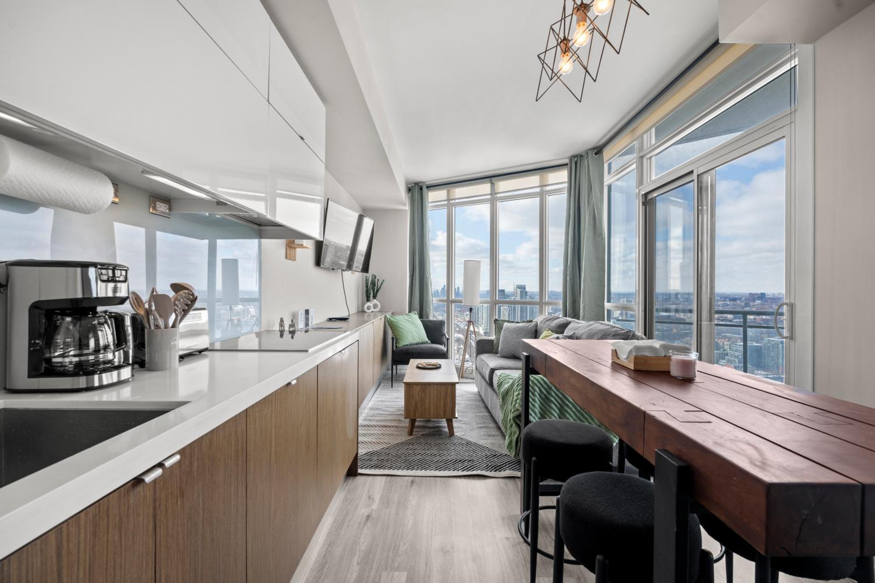 High Floor 1 Bedroom Condo Iceboat Terrace Downtown Toronto
